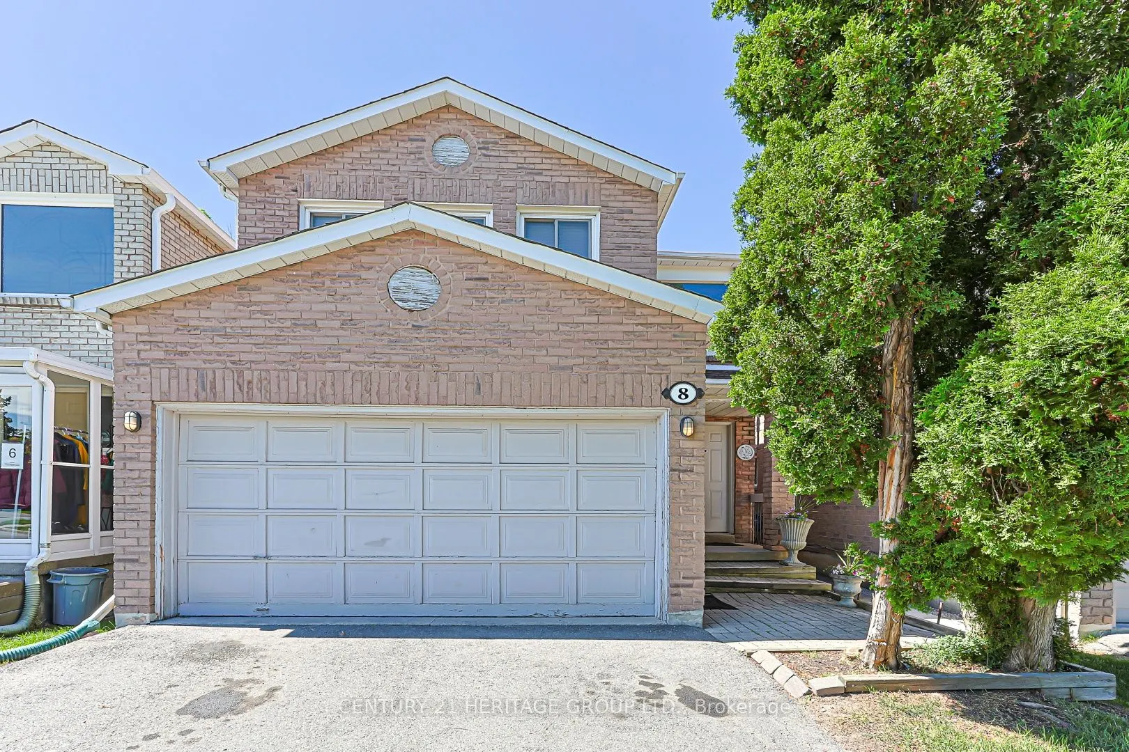 8 Millcroft Way