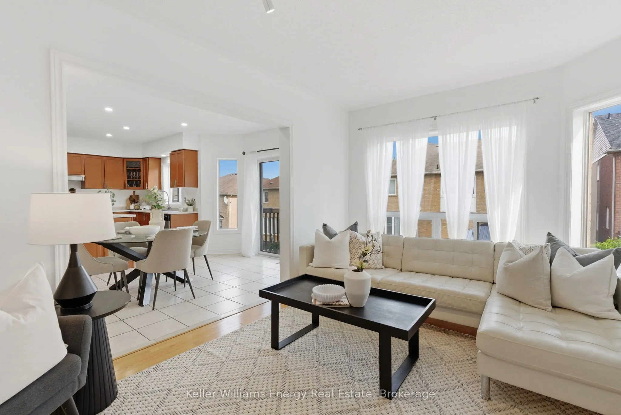 338 Dowson Loop