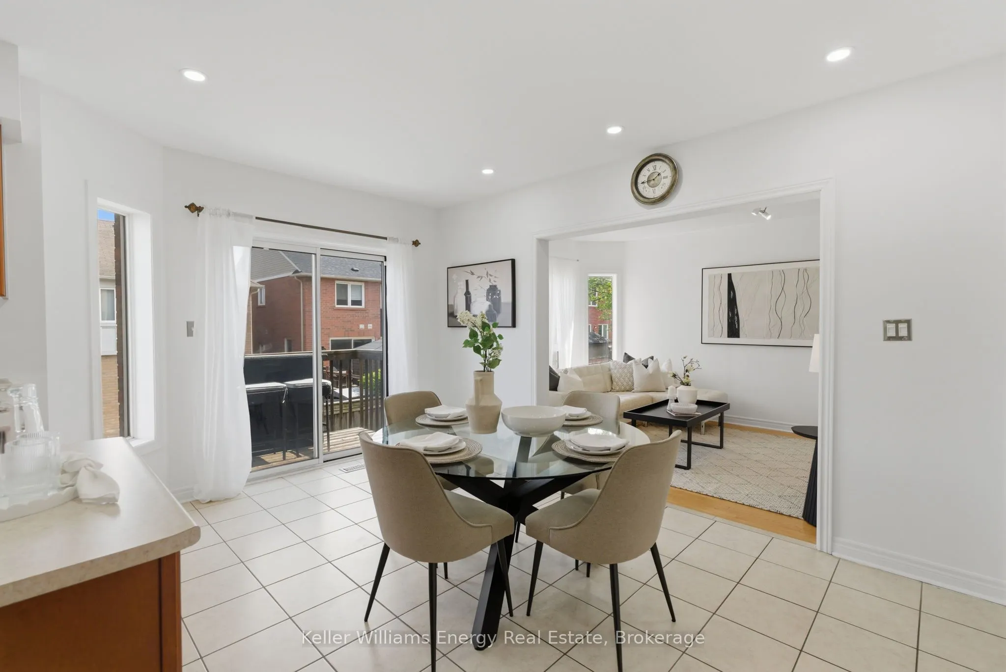 338 Dowson Loop