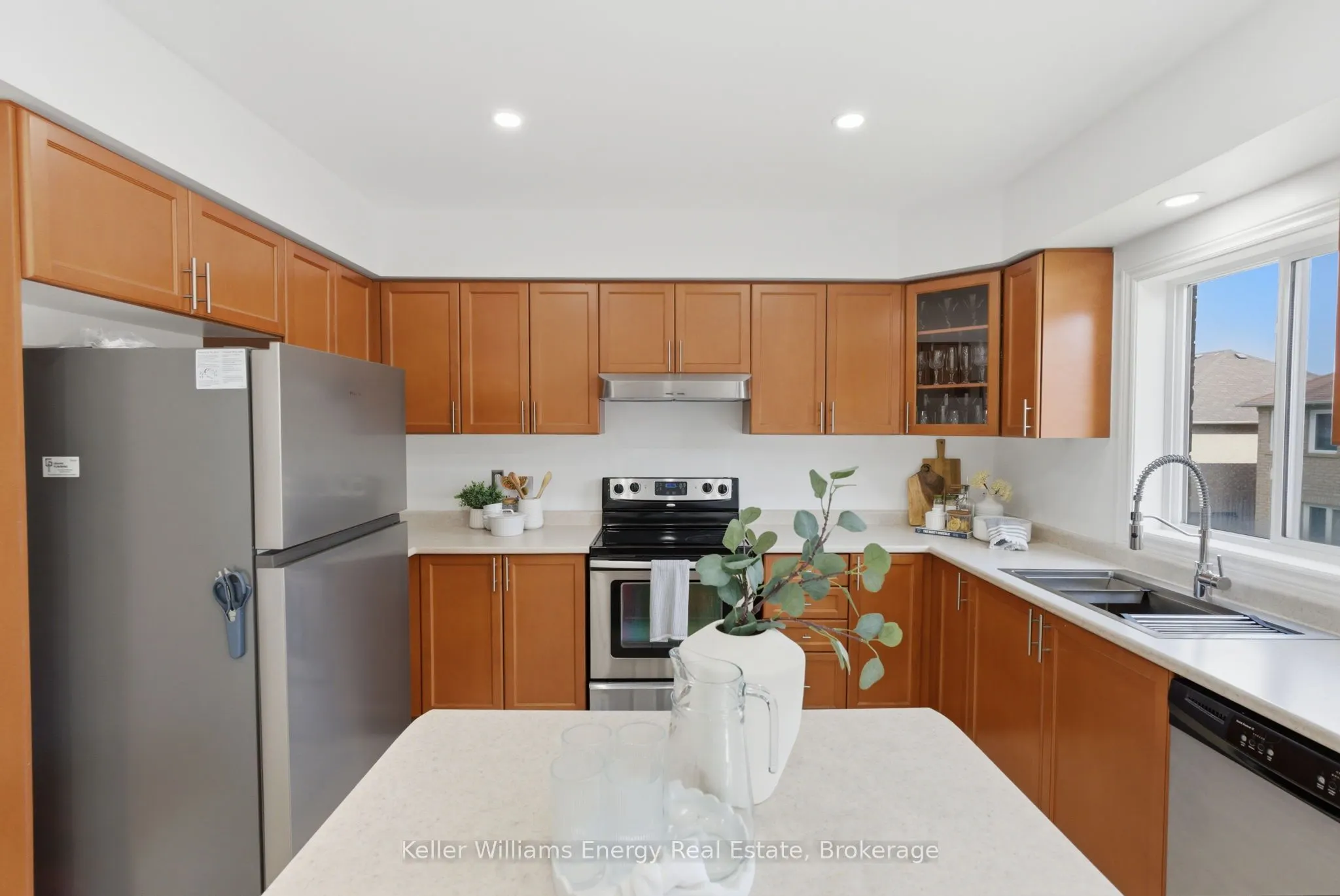 338 Dowson Loop