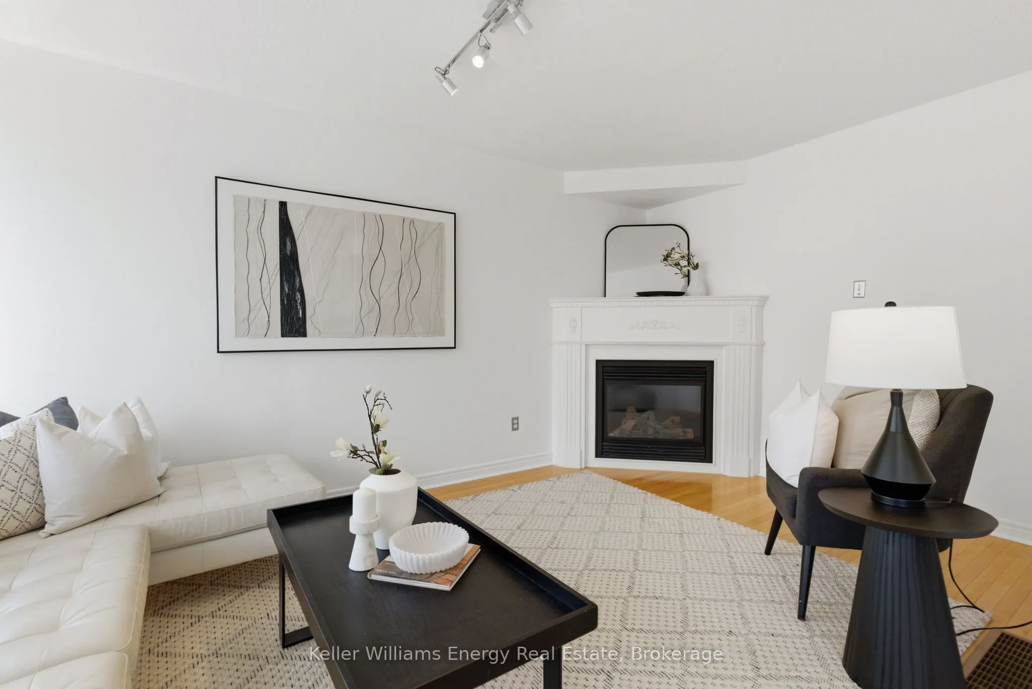 338 Dowson Loop