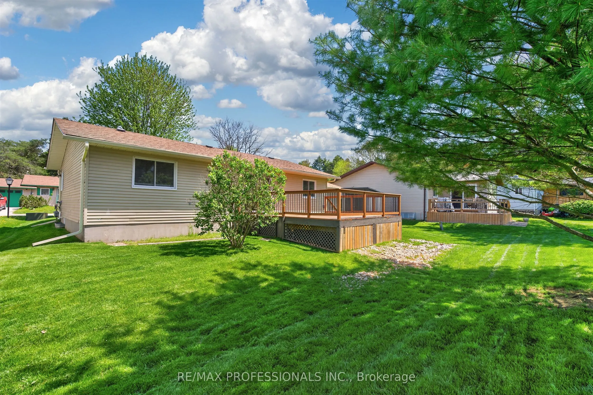 7 Tamarack Court