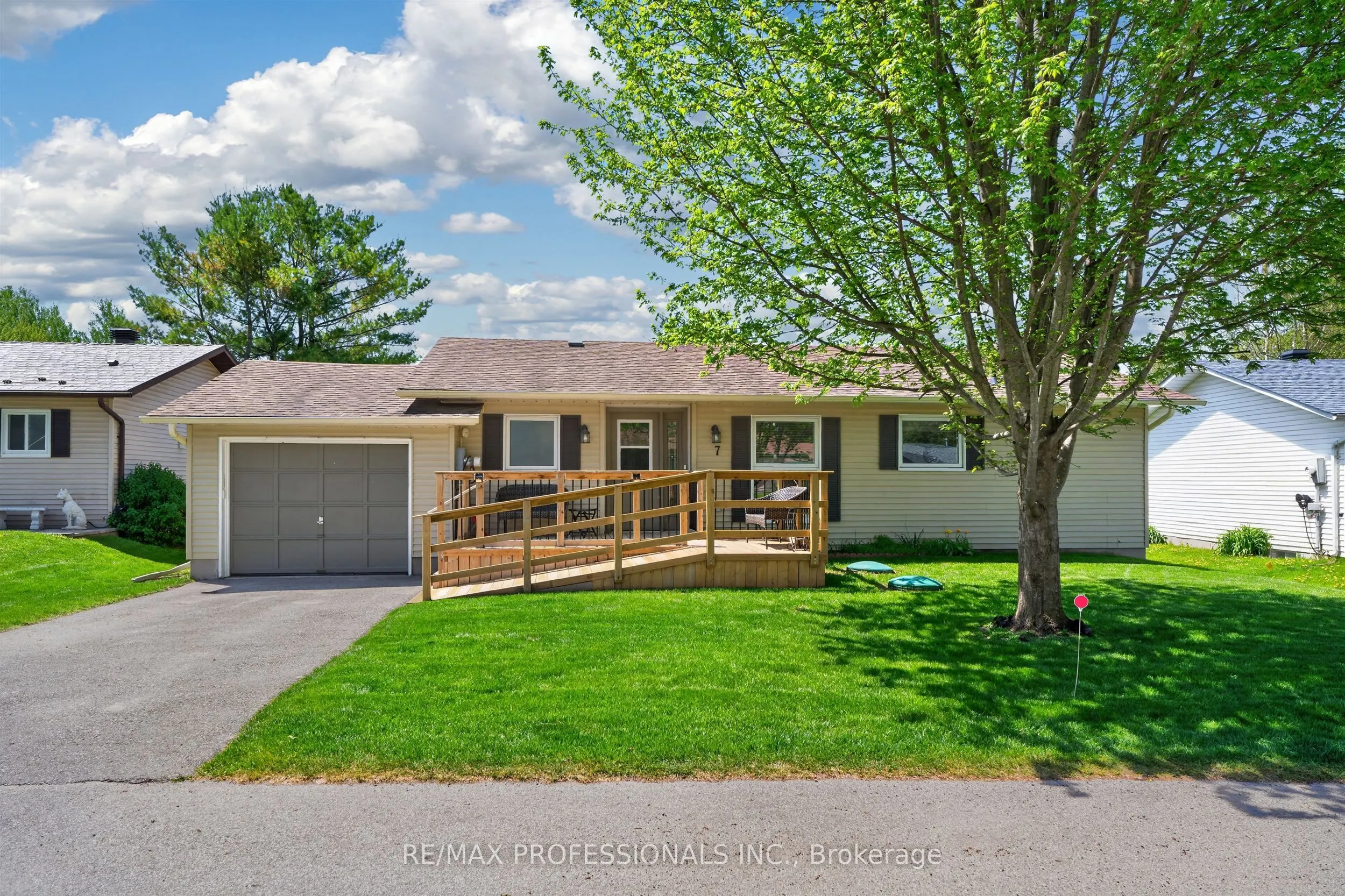 7 Tamarack Court