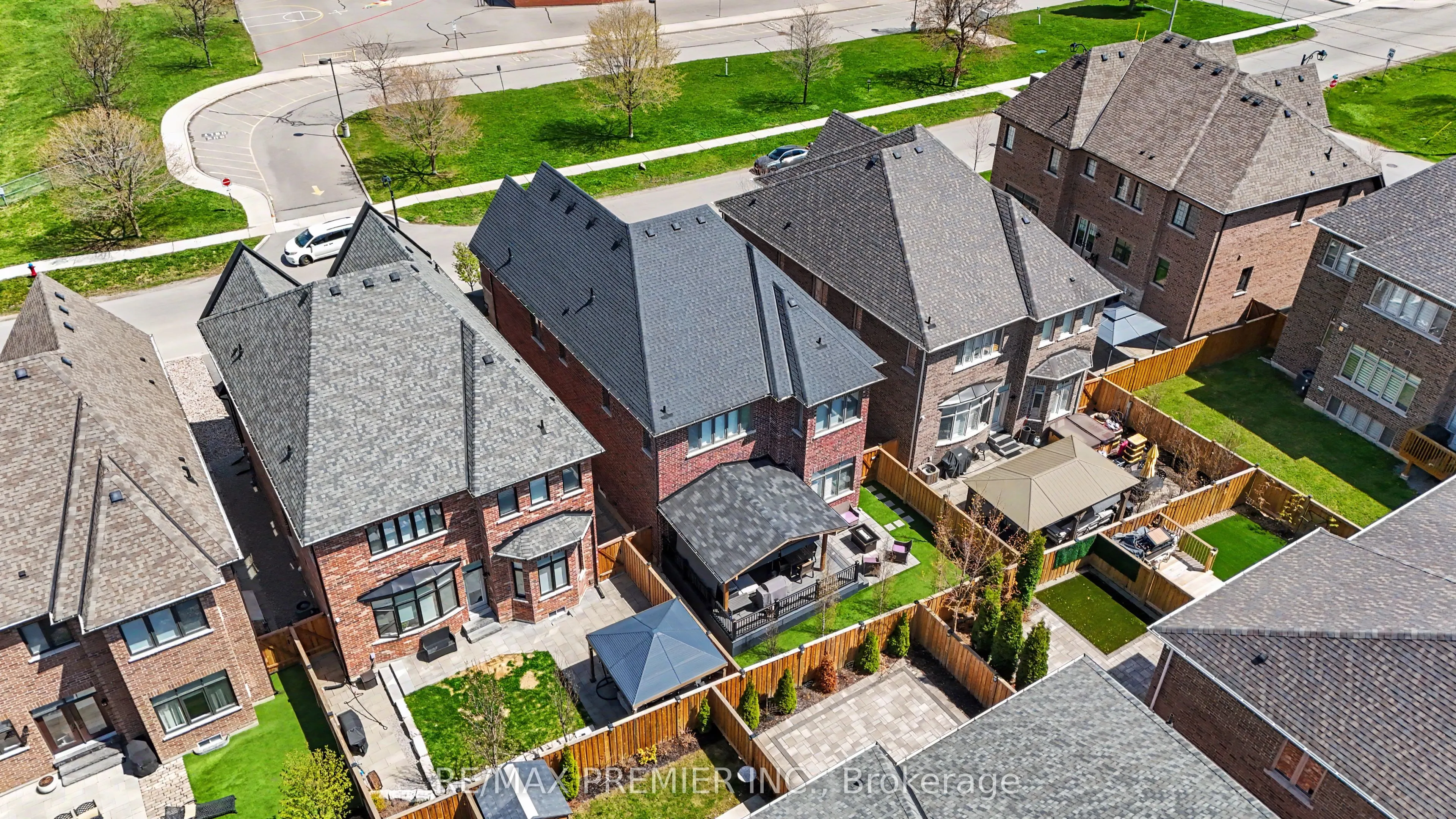 14 King Boulevard