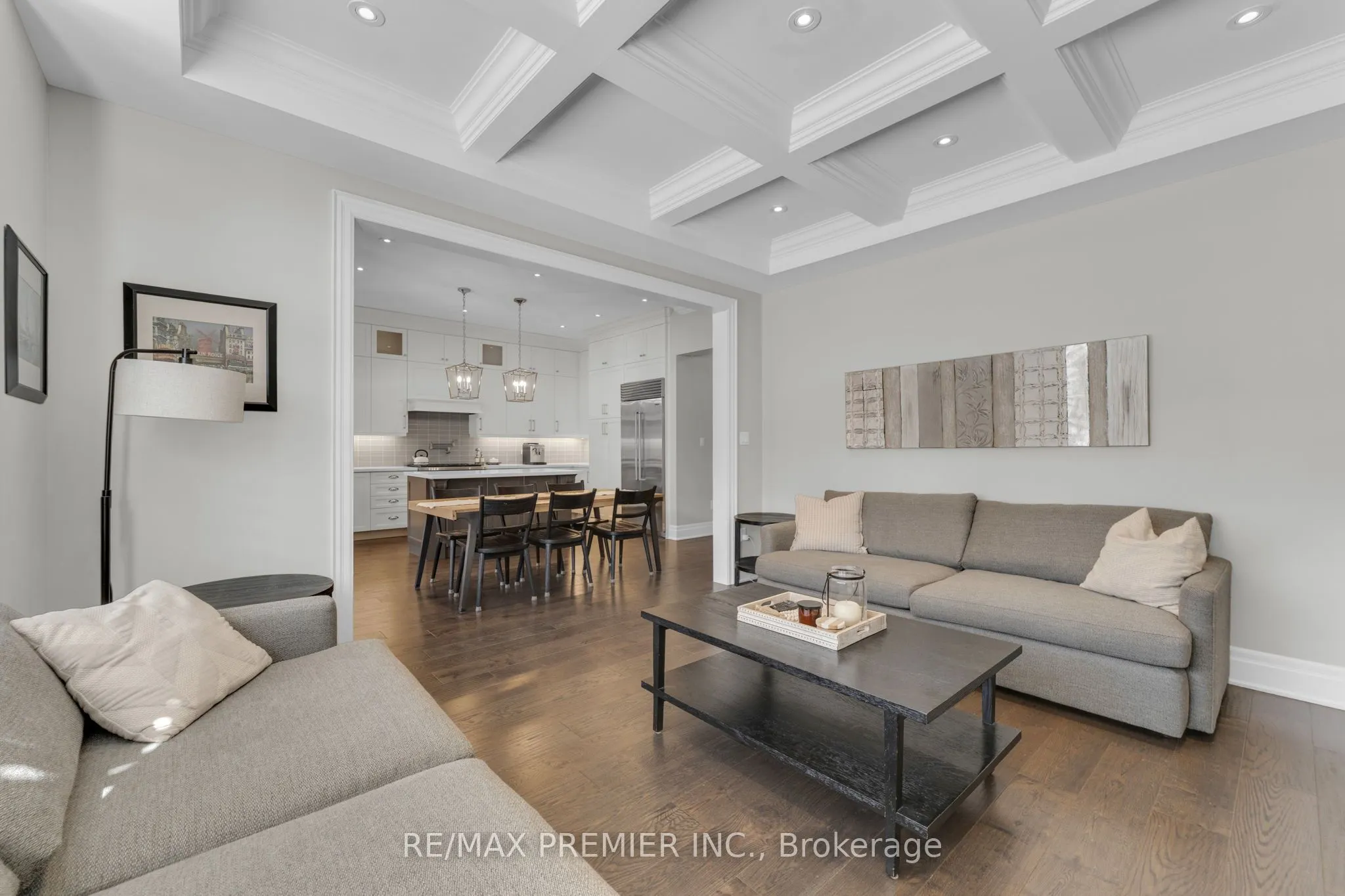 14 King Boulevard