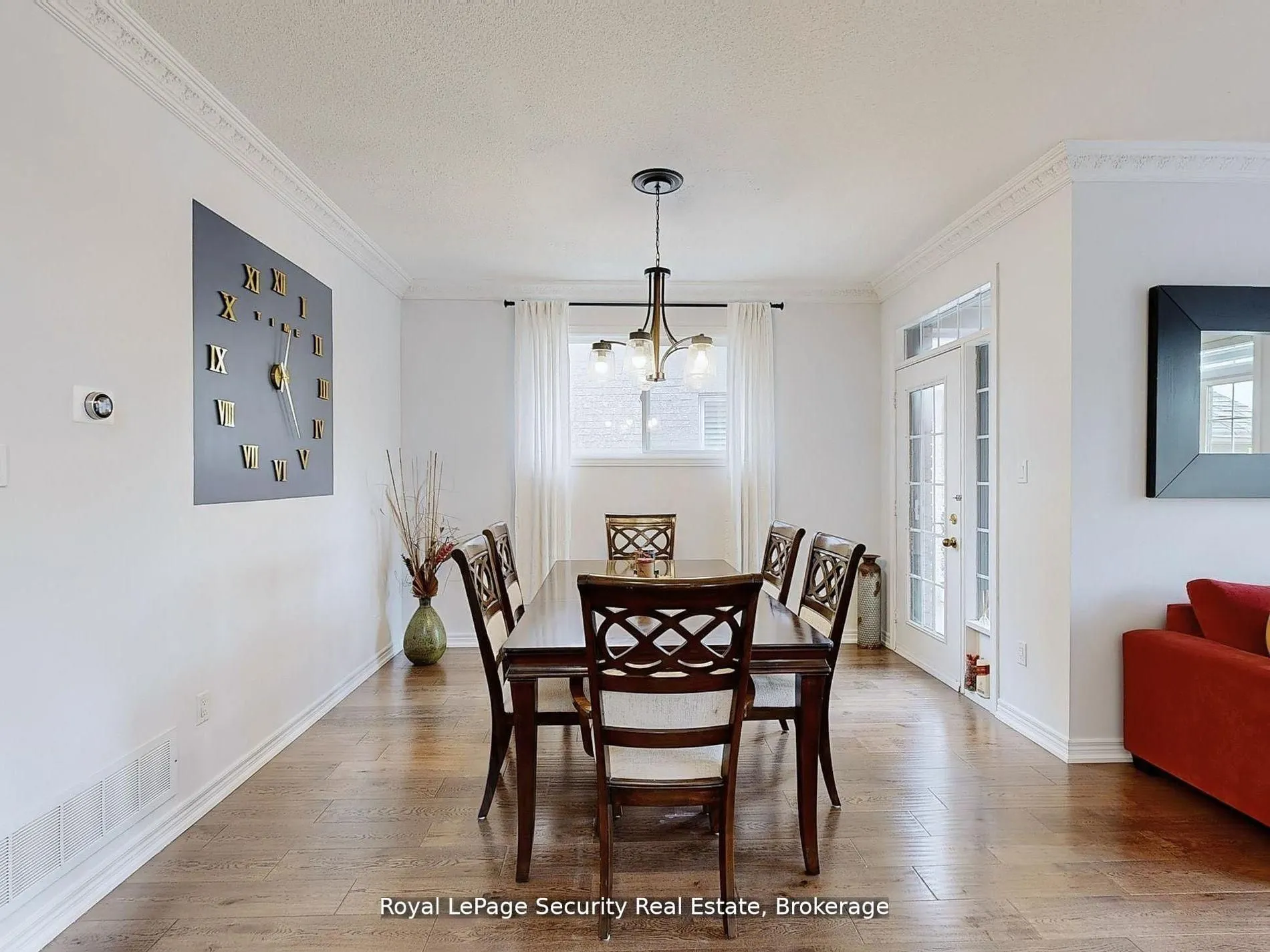 128 Daiseyfield Crescent