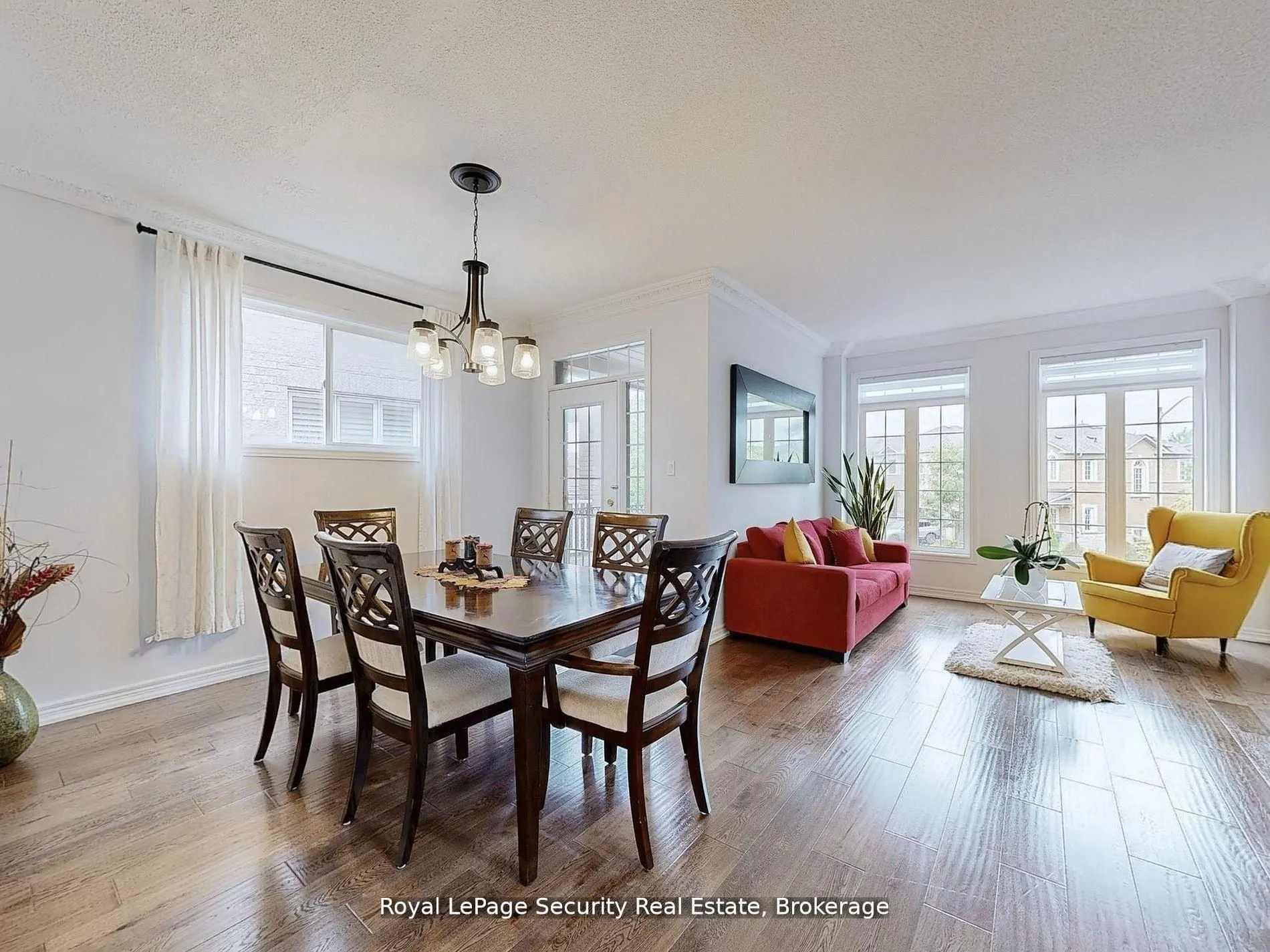 128 Daiseyfield Crescent