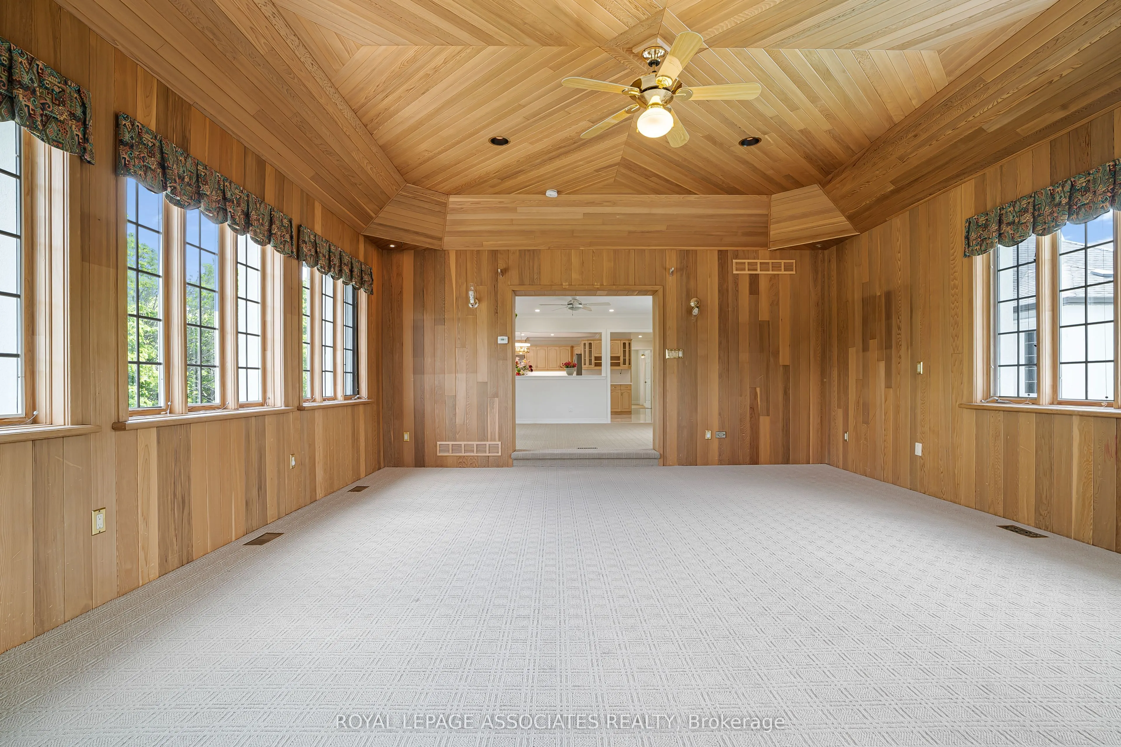 69 Raeview Drive