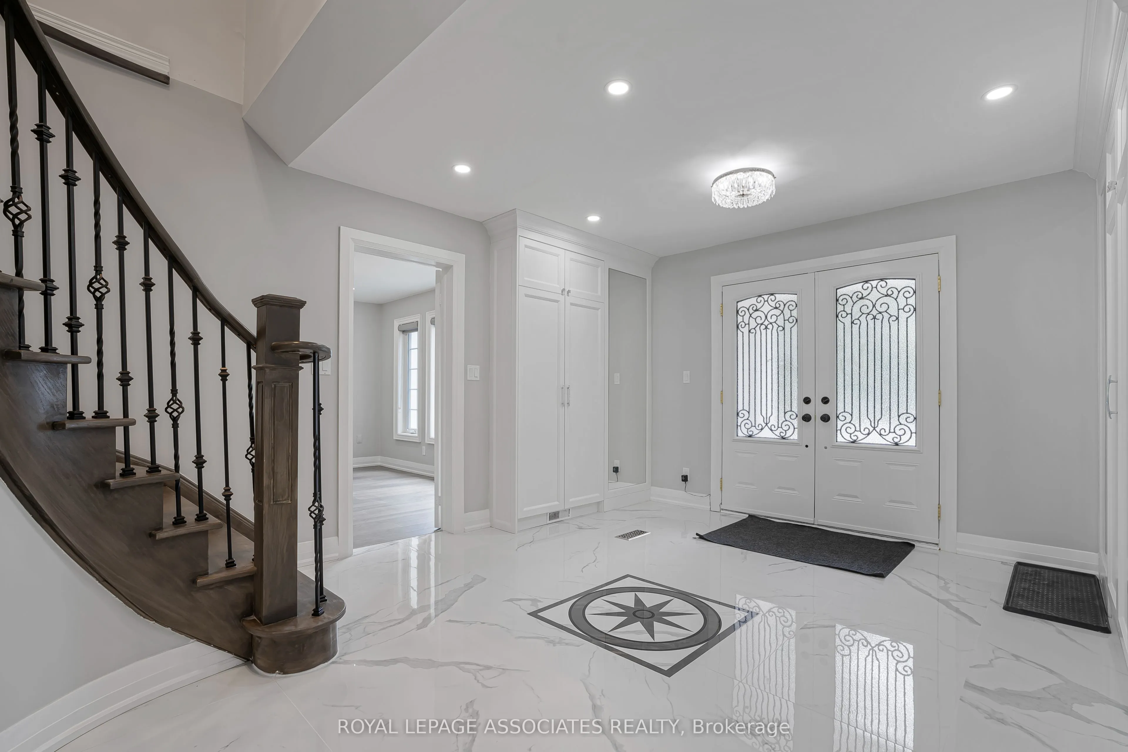 69 Raeview Drive