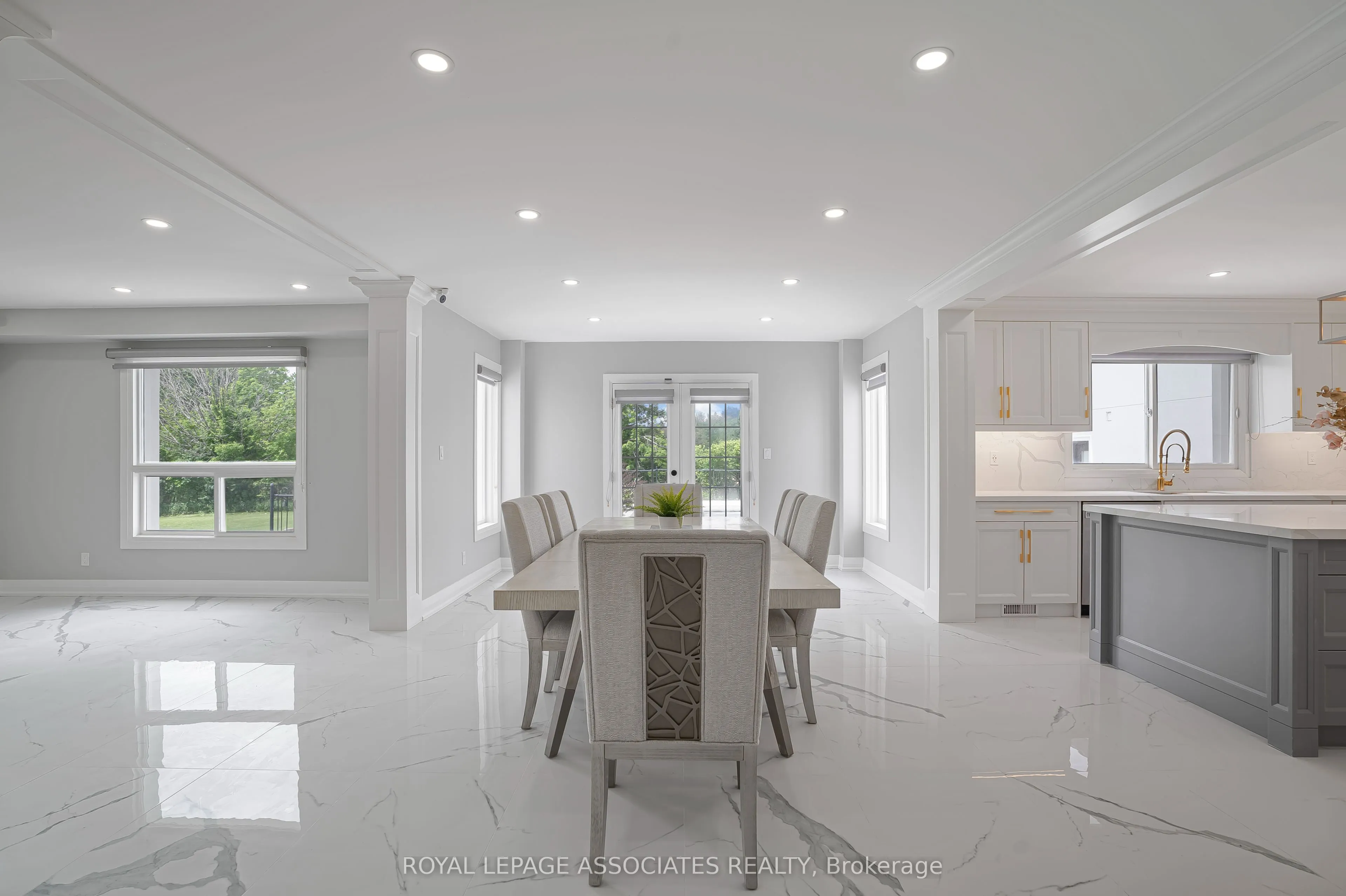 69 Raeview Drive