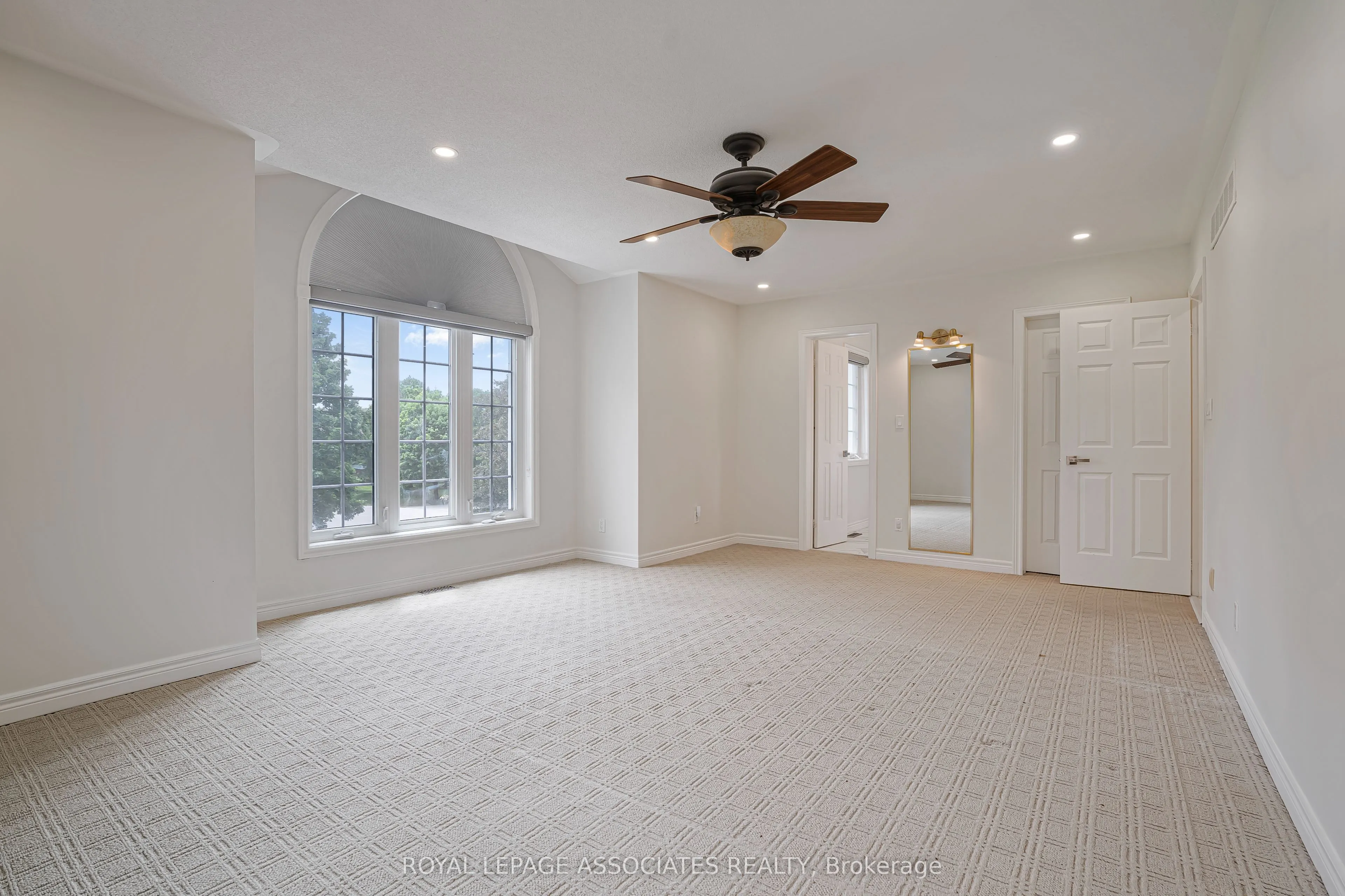 69 Raeview Drive