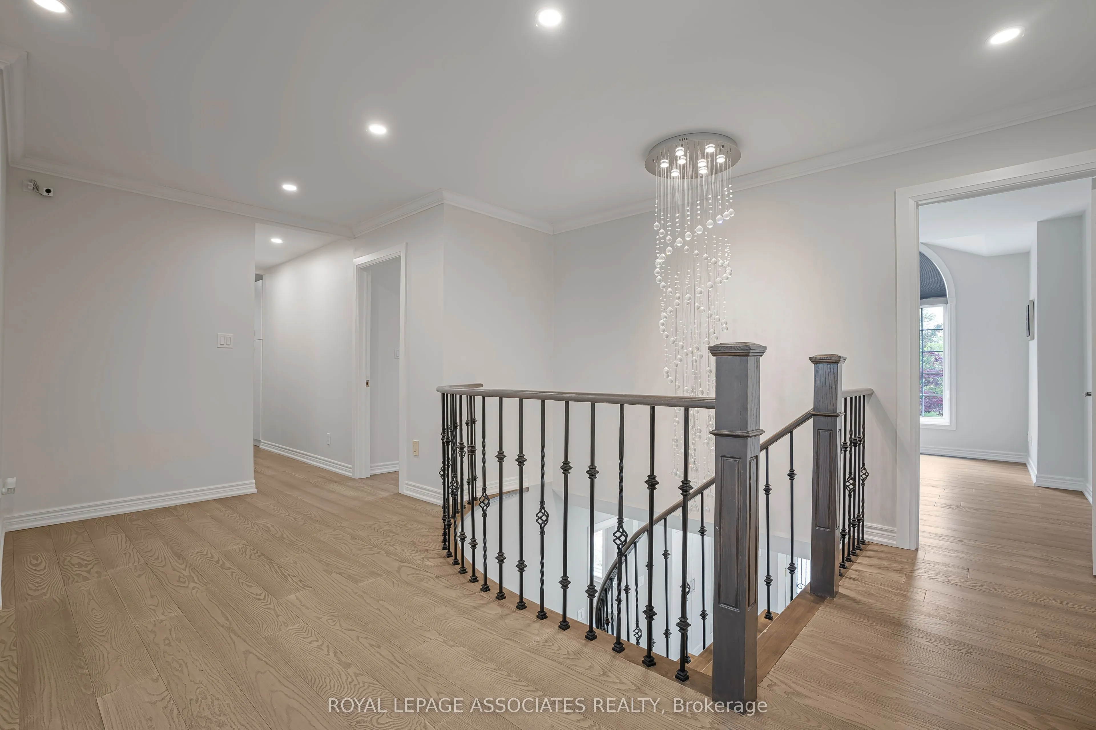 69 Raeview Drive