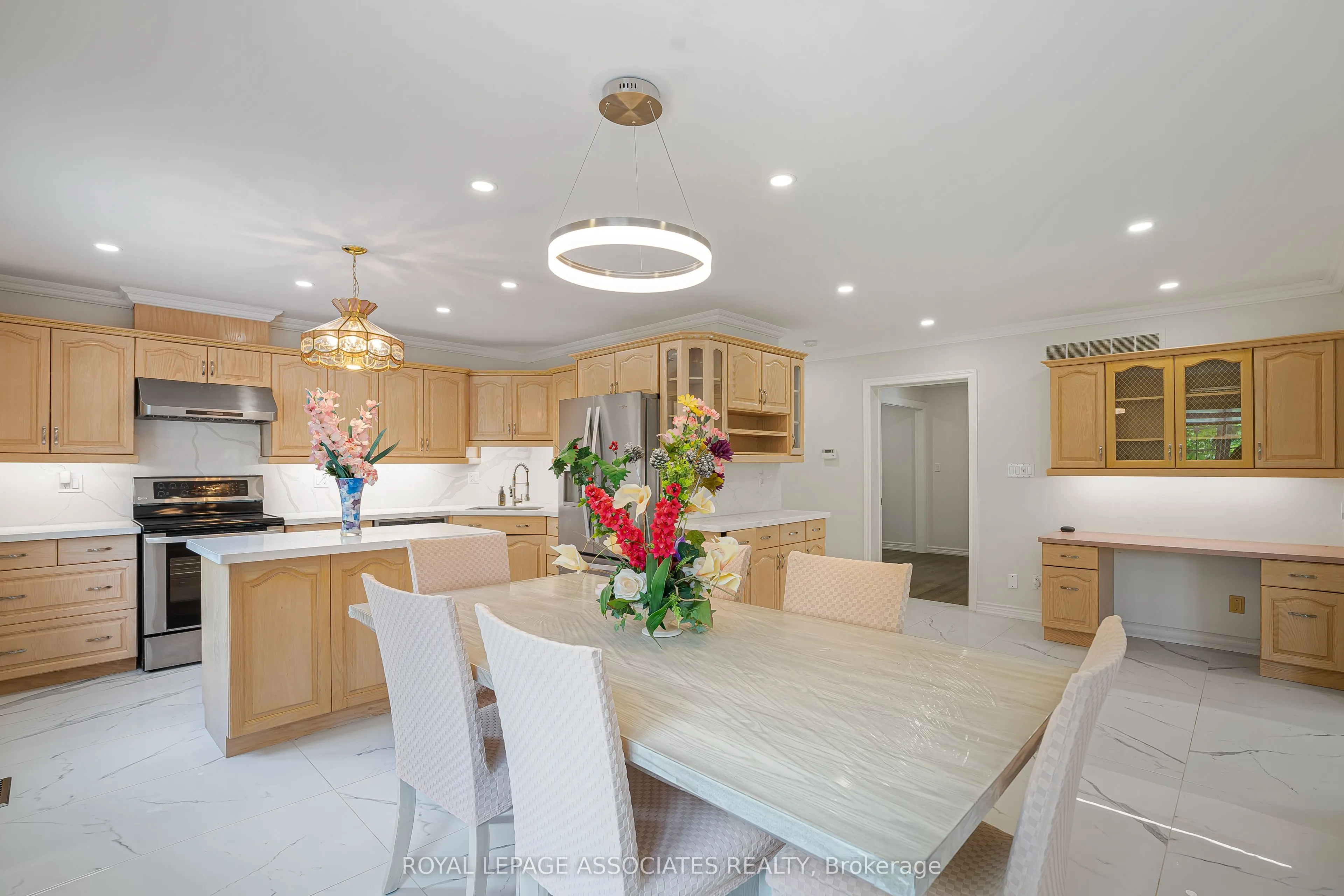 69 Raeview Drive