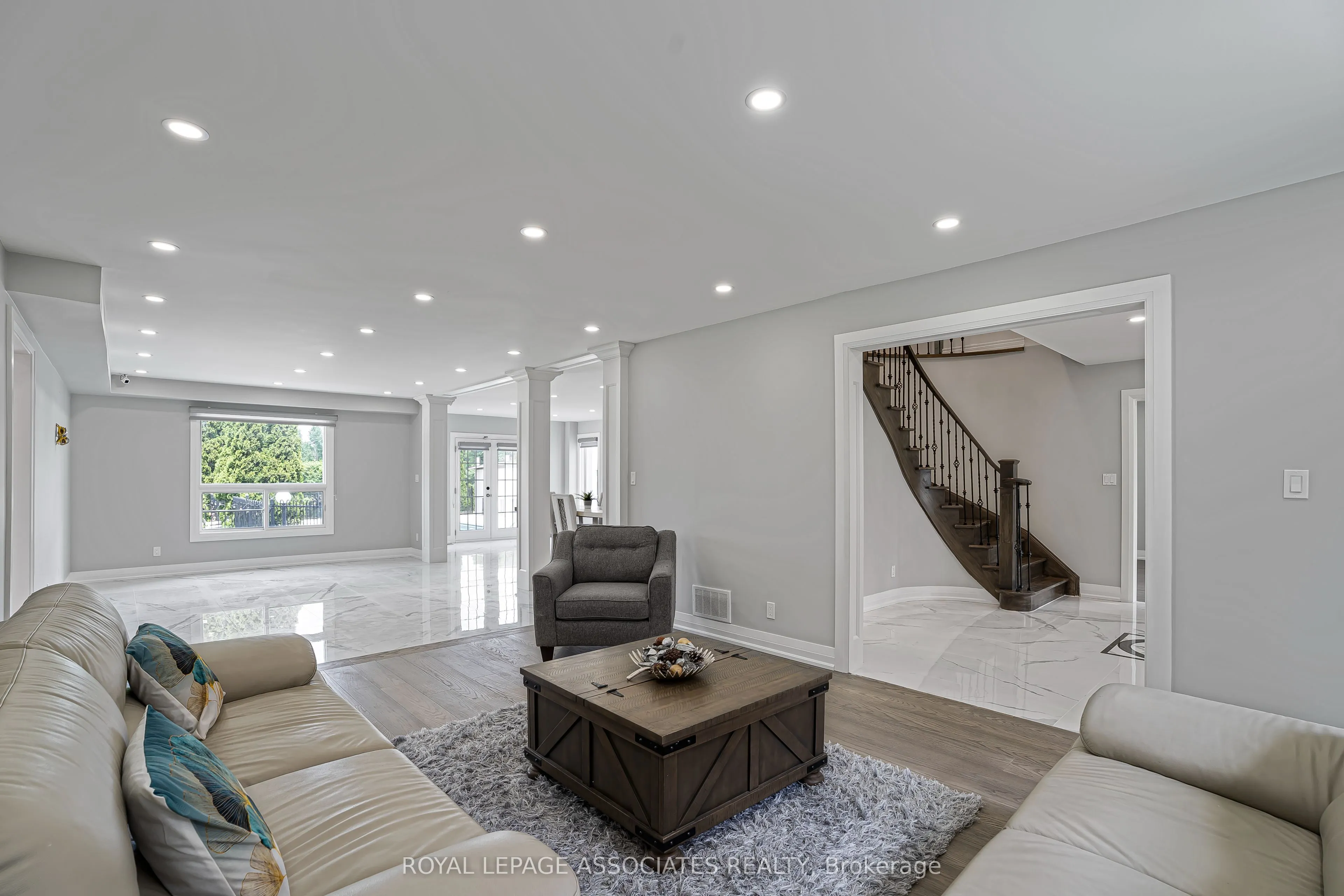 69 Raeview Drive