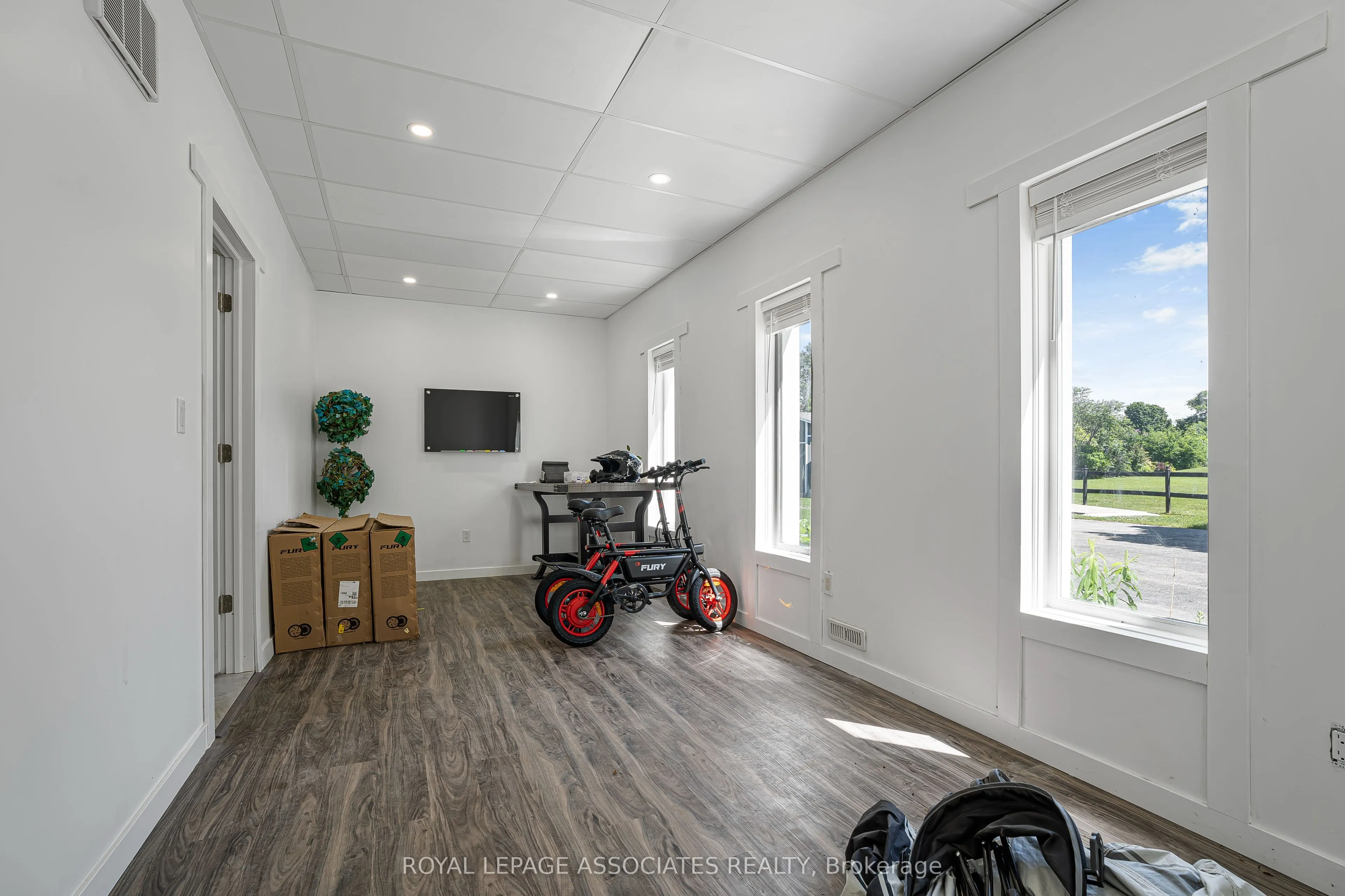 69 Raeview Drive