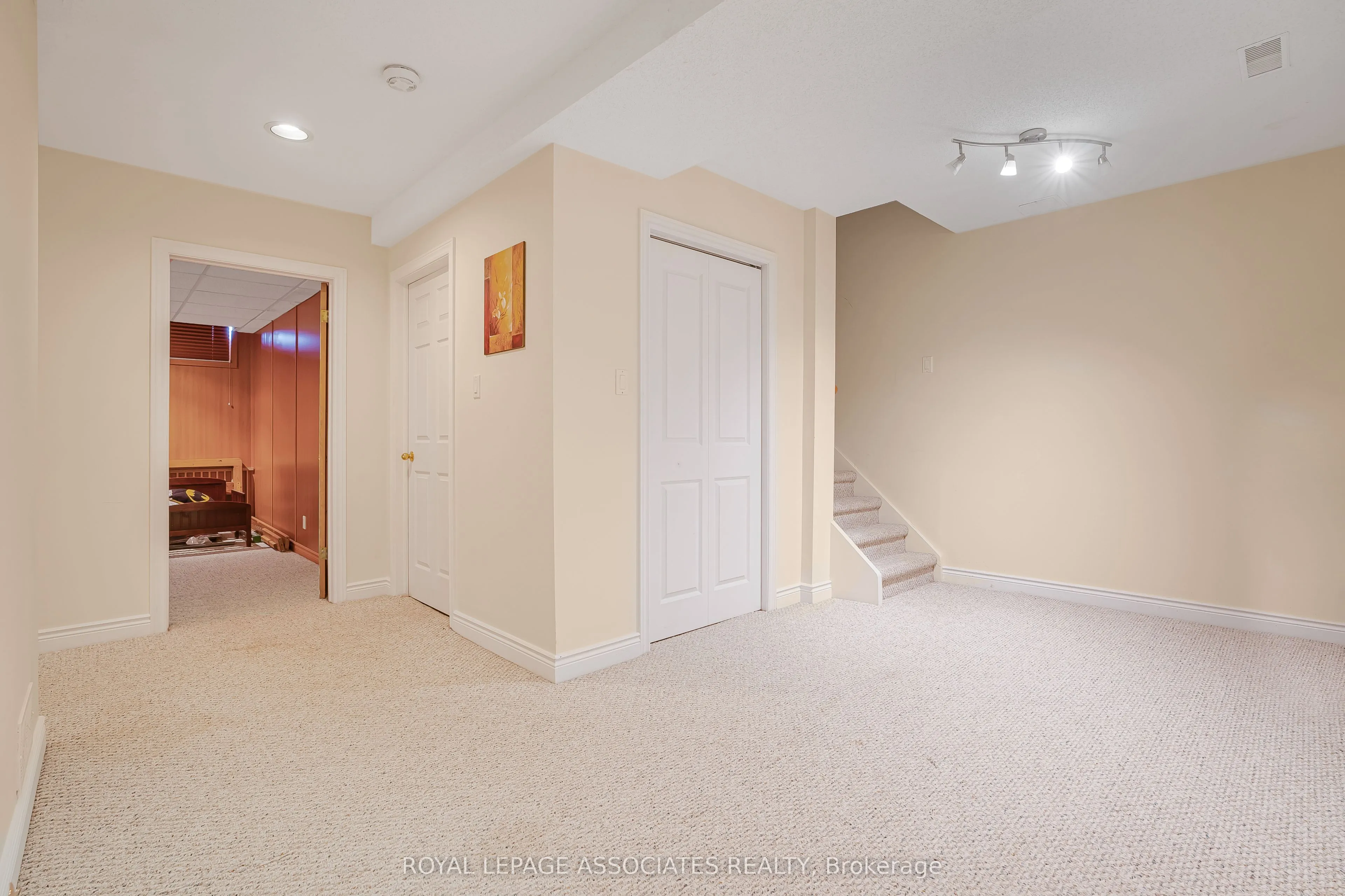 69 Raeview Drive