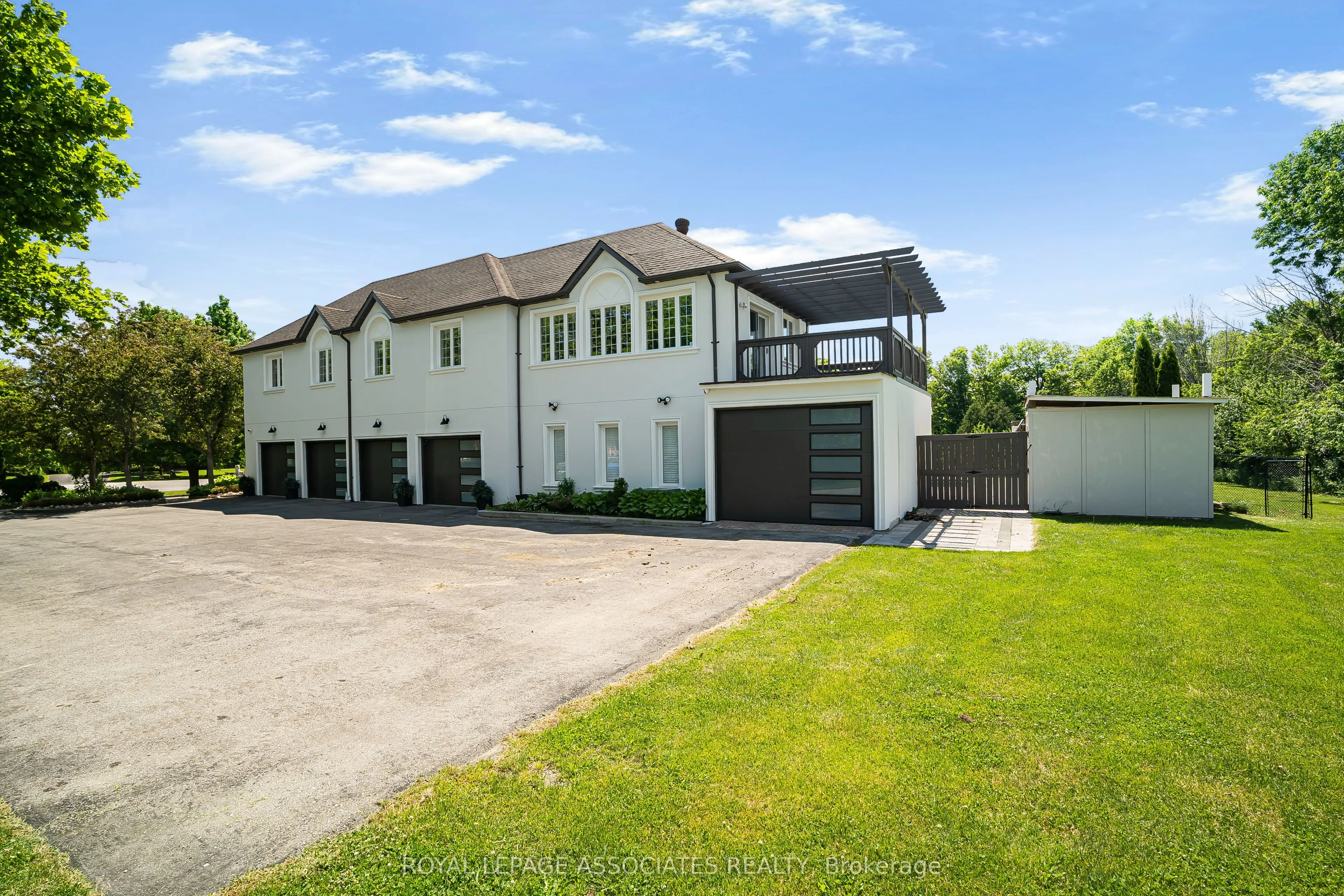 69 Raeview Drive
