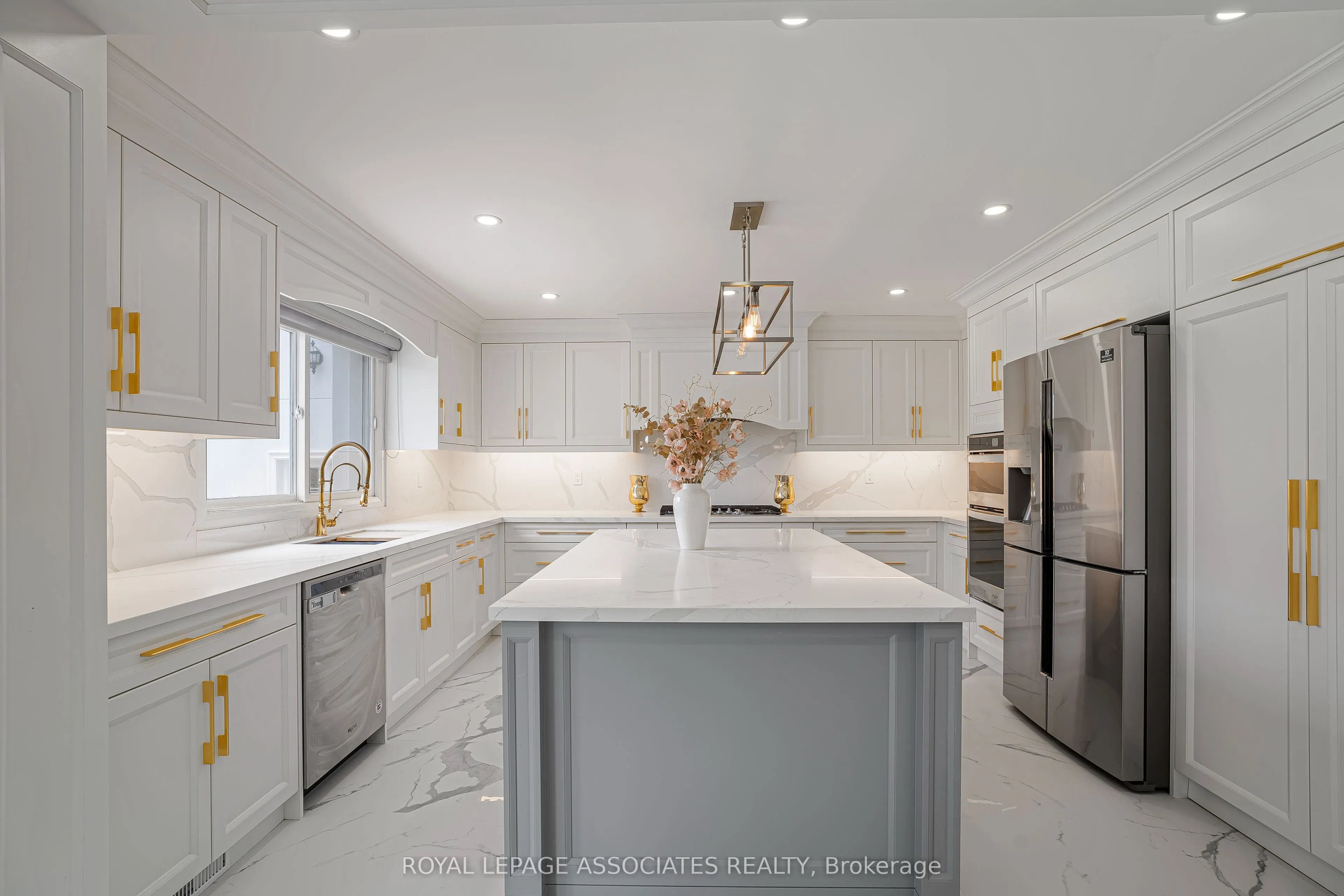 69 Raeview Drive