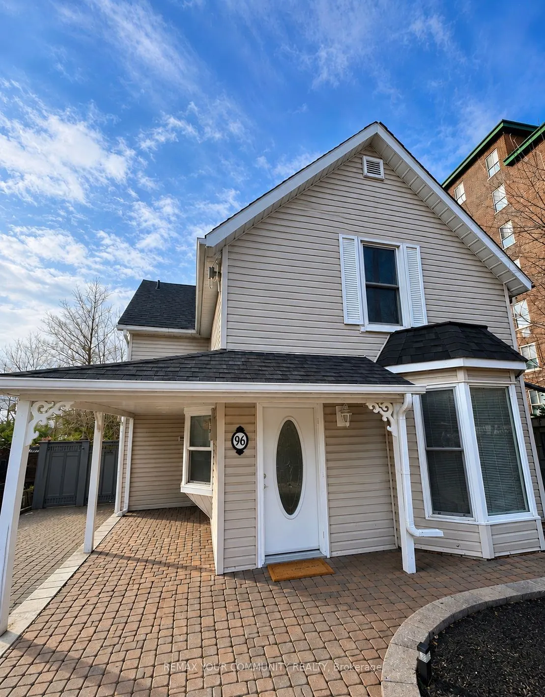 96 Gurnett Street #Main