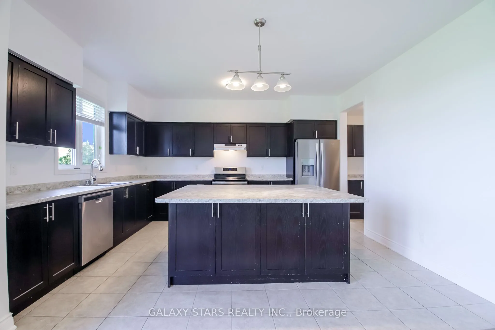 22 Don Hadden Crescent