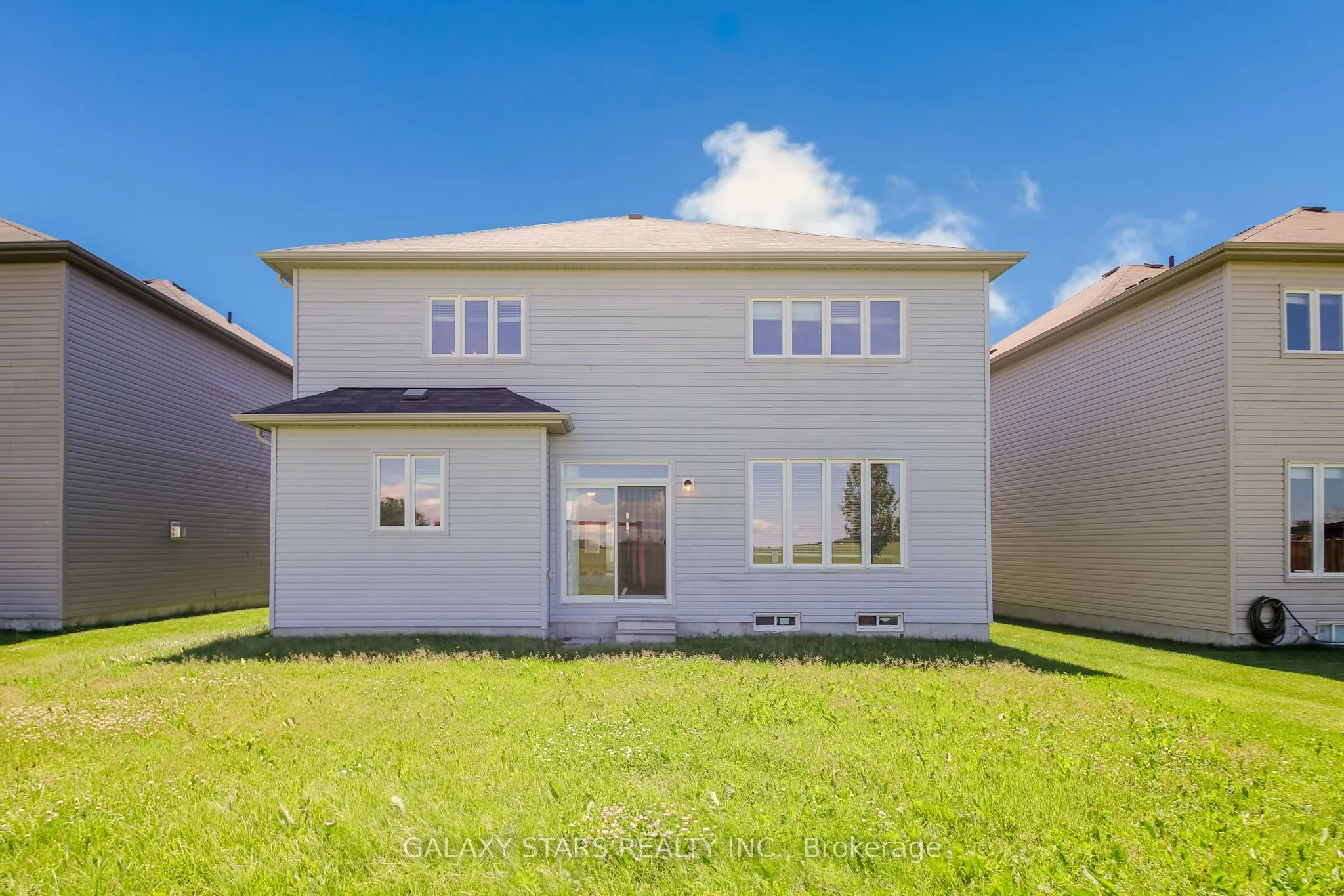 22 Don Hadden Crescent