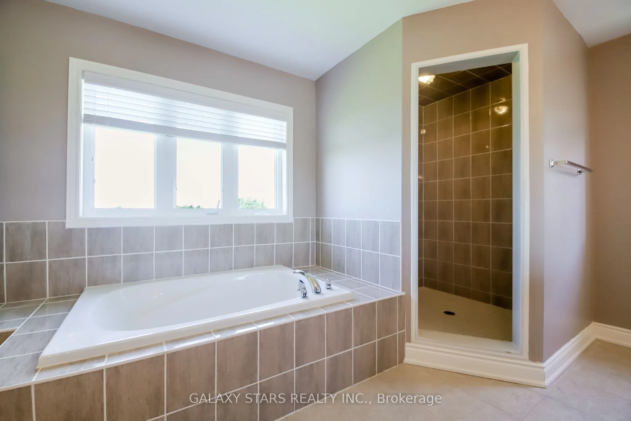 22 Don Hadden Crescent