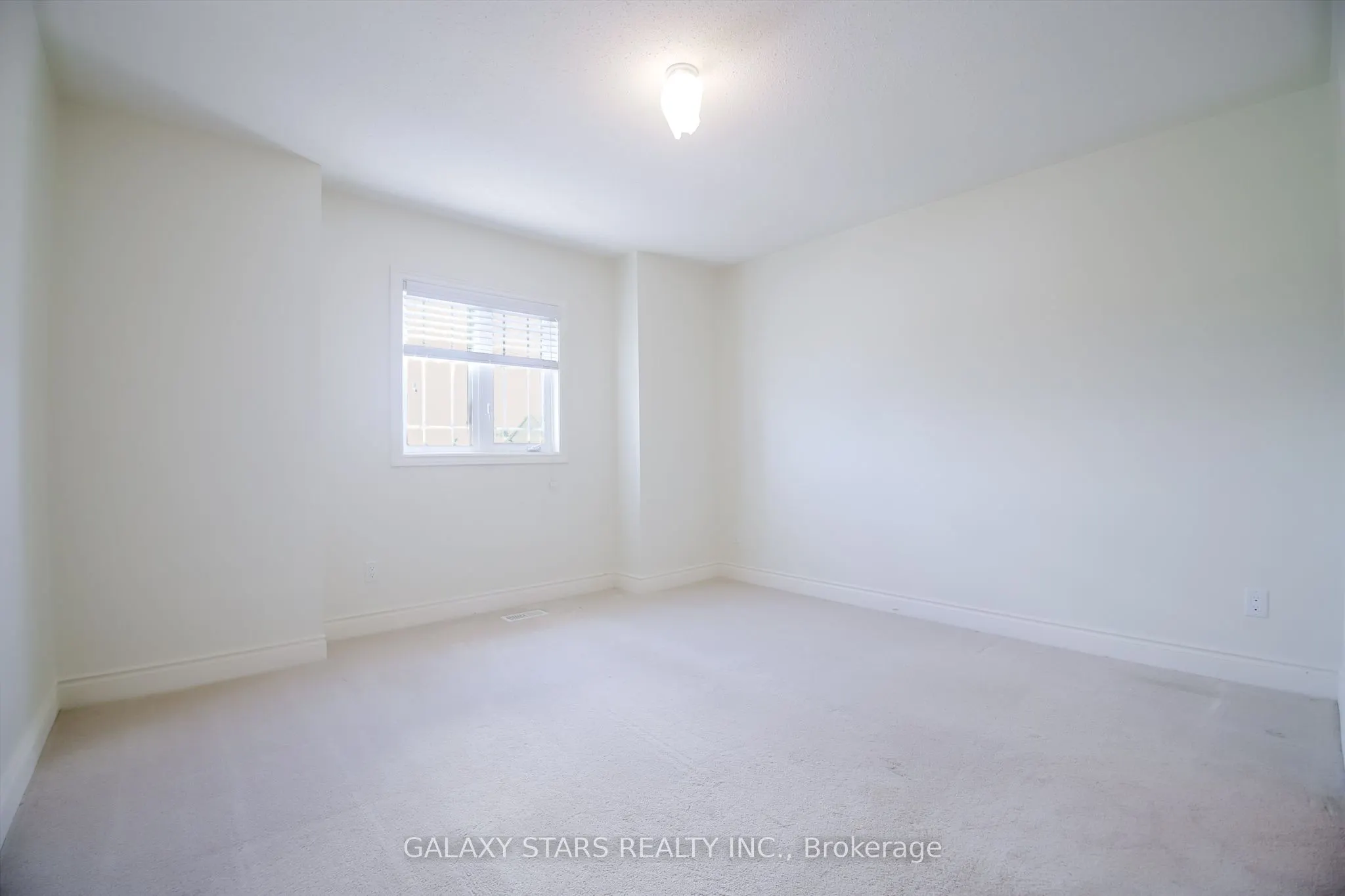 22 Don Hadden Crescent