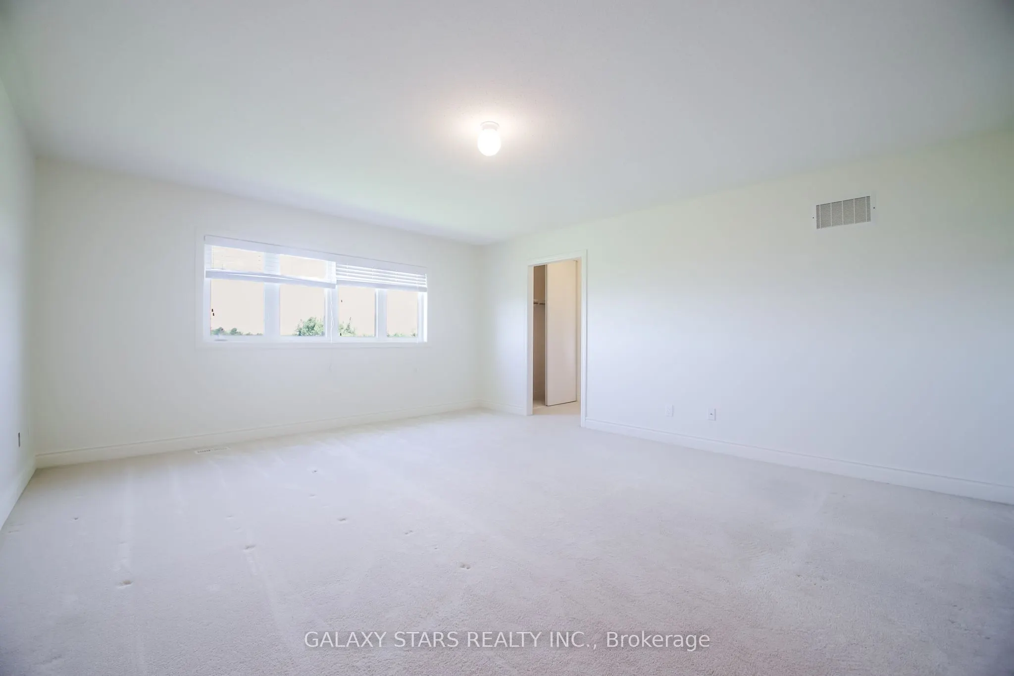 22 Don Hadden Crescent