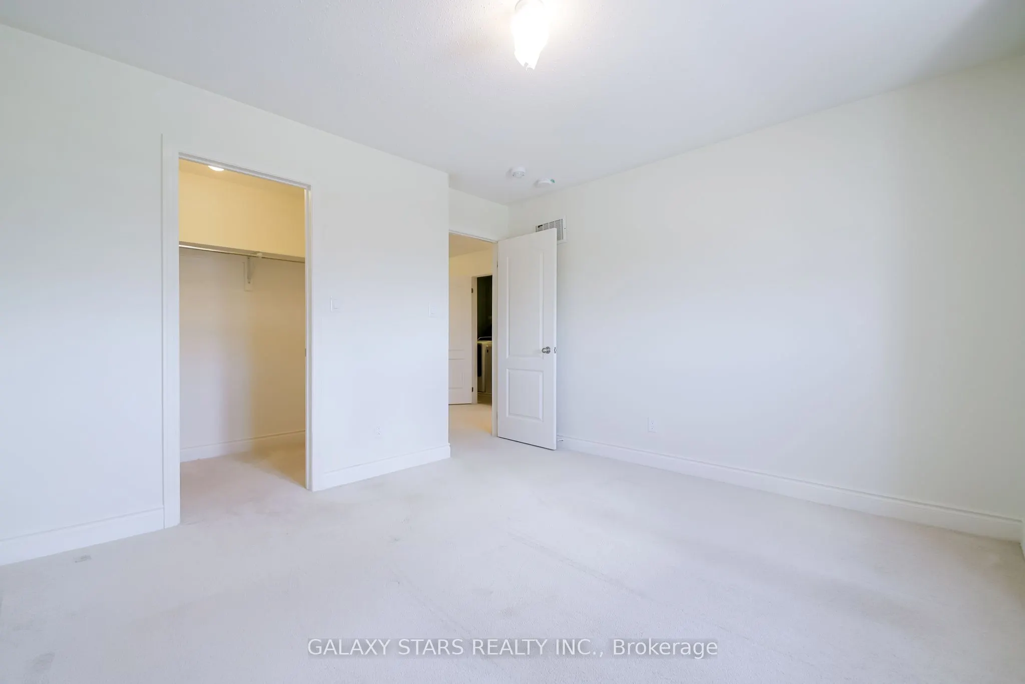 22 Don Hadden Crescent