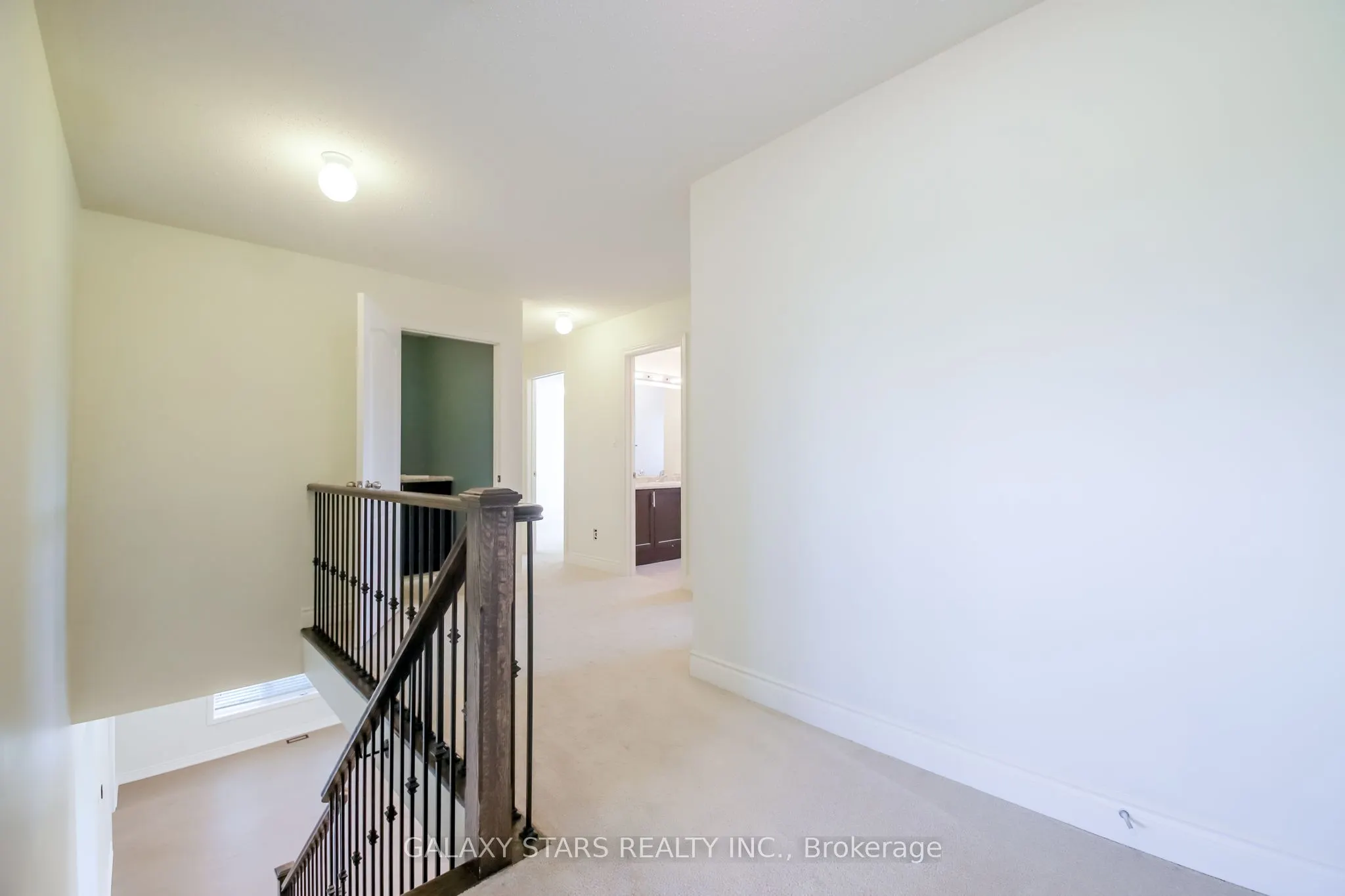 22 Don Hadden Crescent