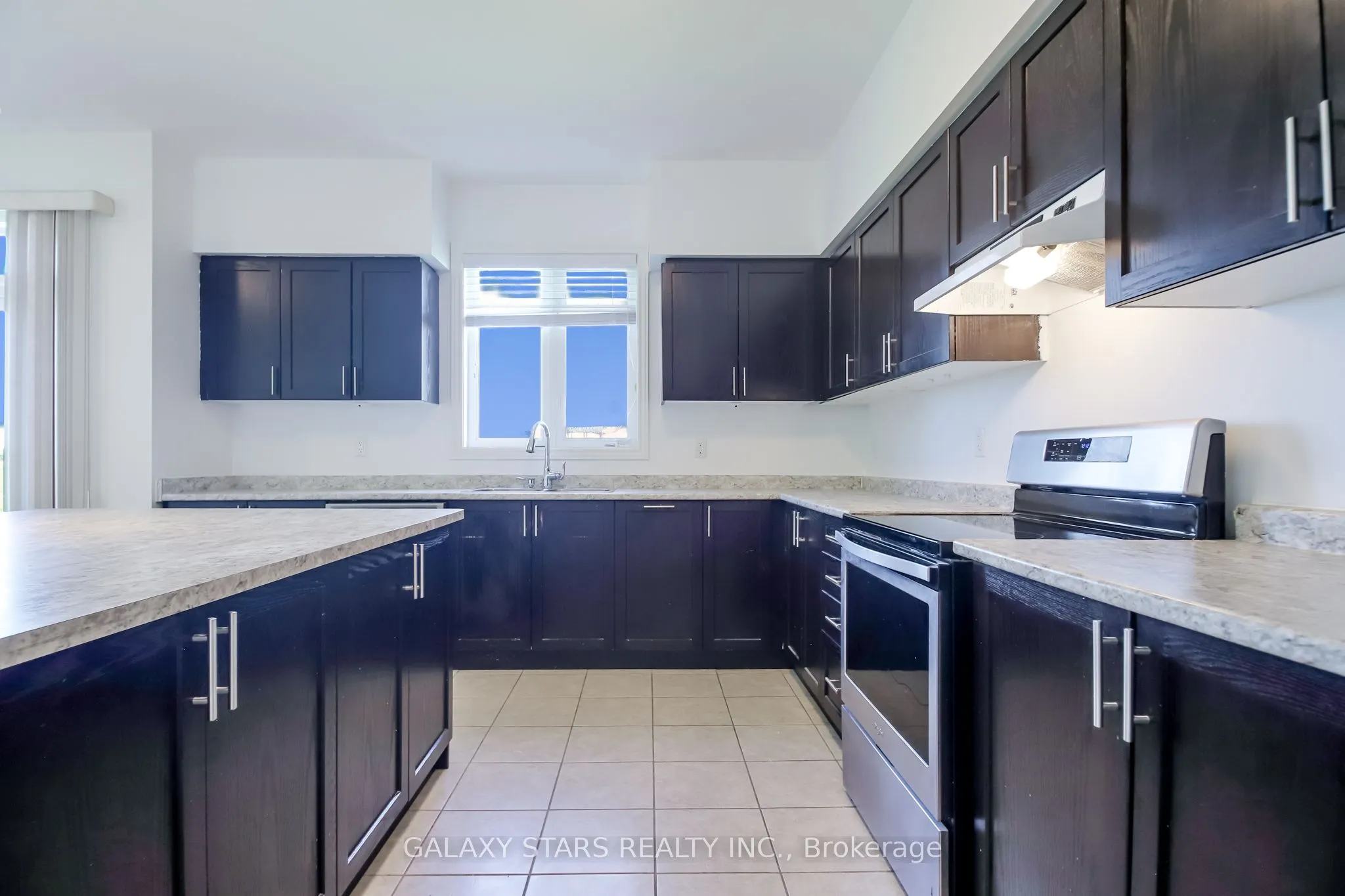 22 Don Hadden Crescent