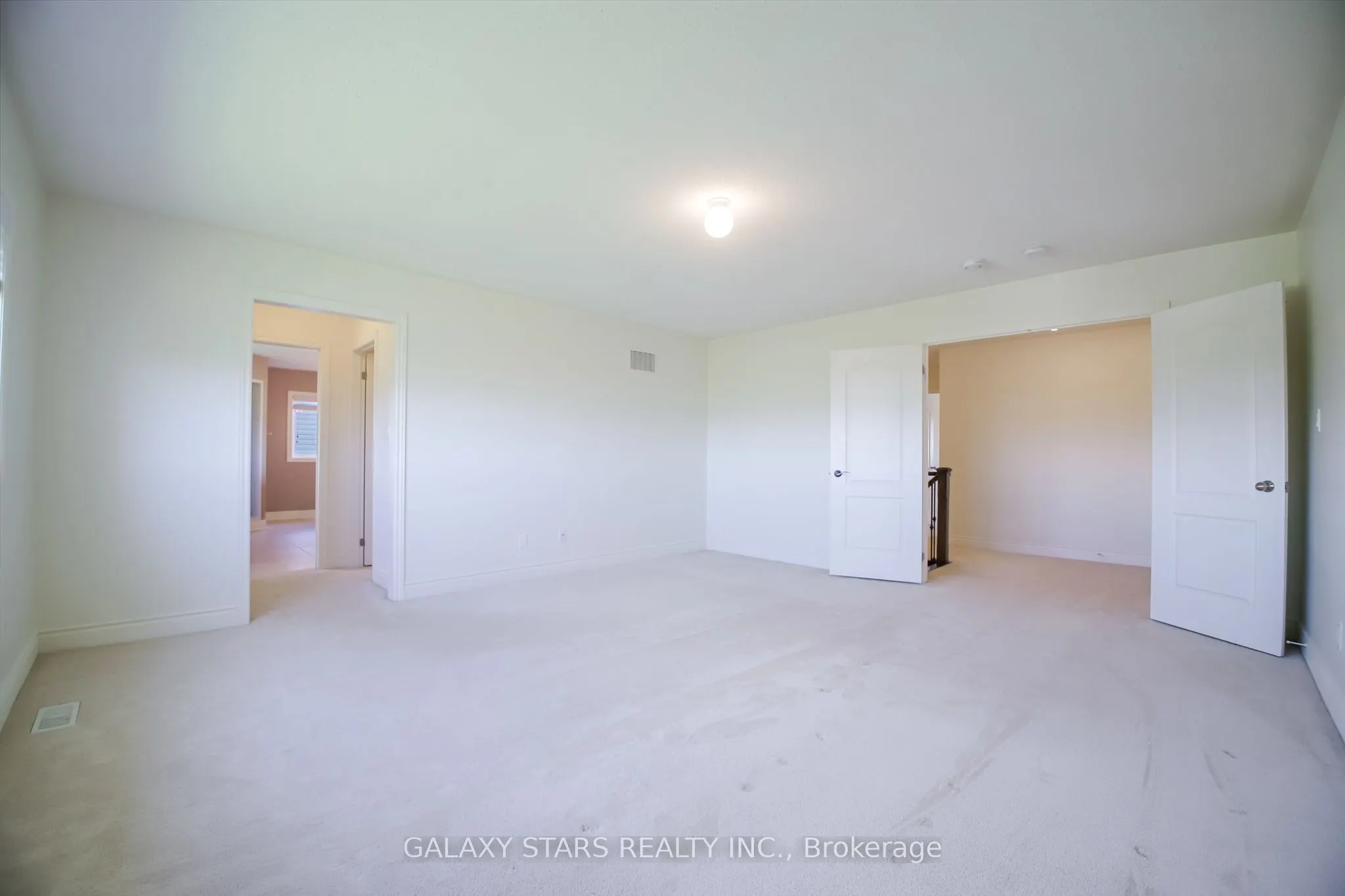 22 Don Hadden Crescent