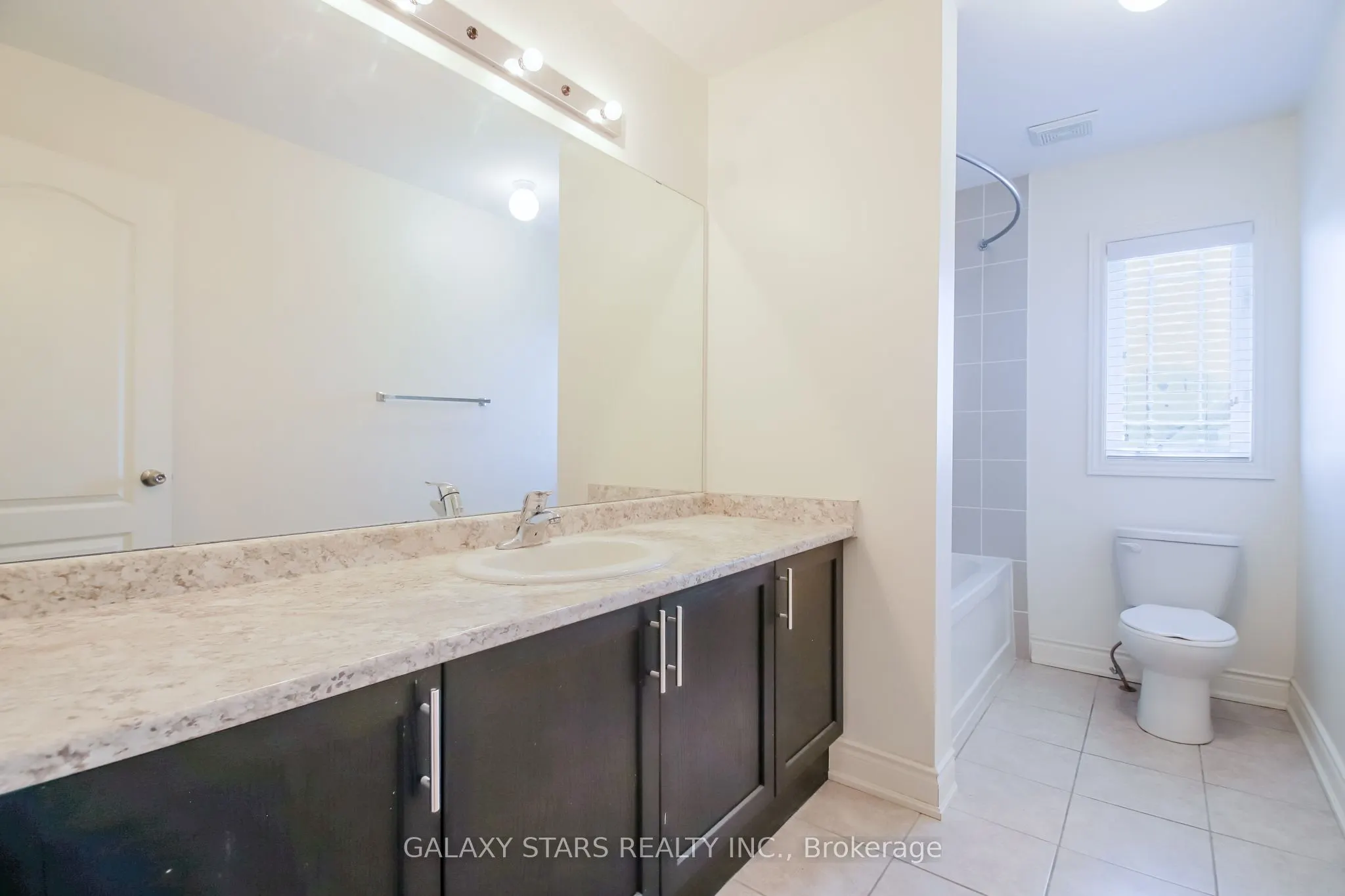 22 Don Hadden Crescent