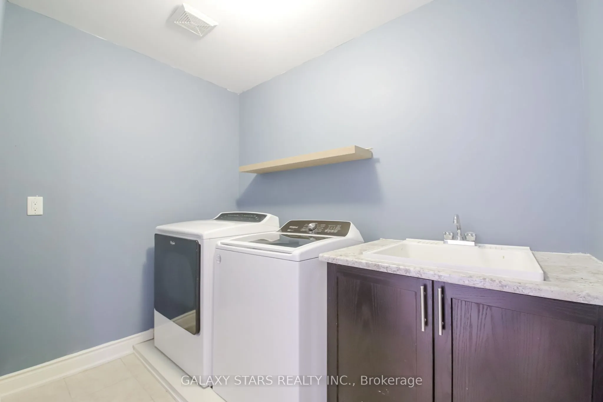 22 Don Hadden Crescent