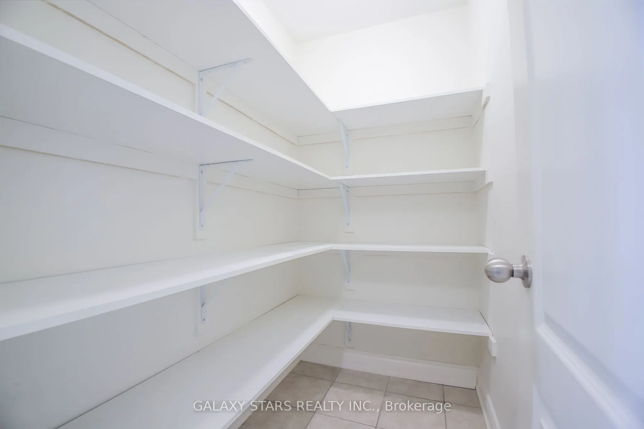 22 Don Hadden Crescent