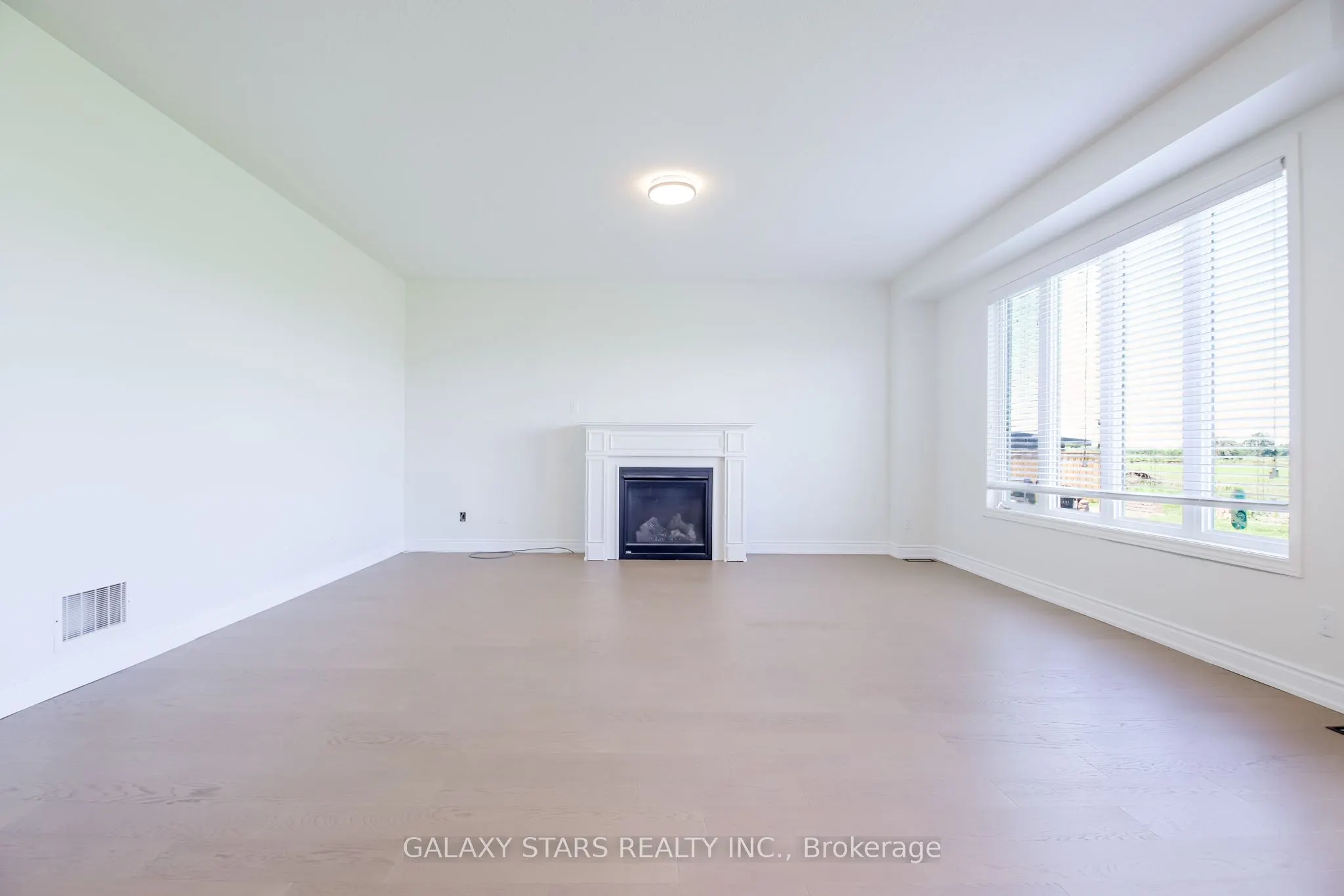 22 Don Hadden Crescent