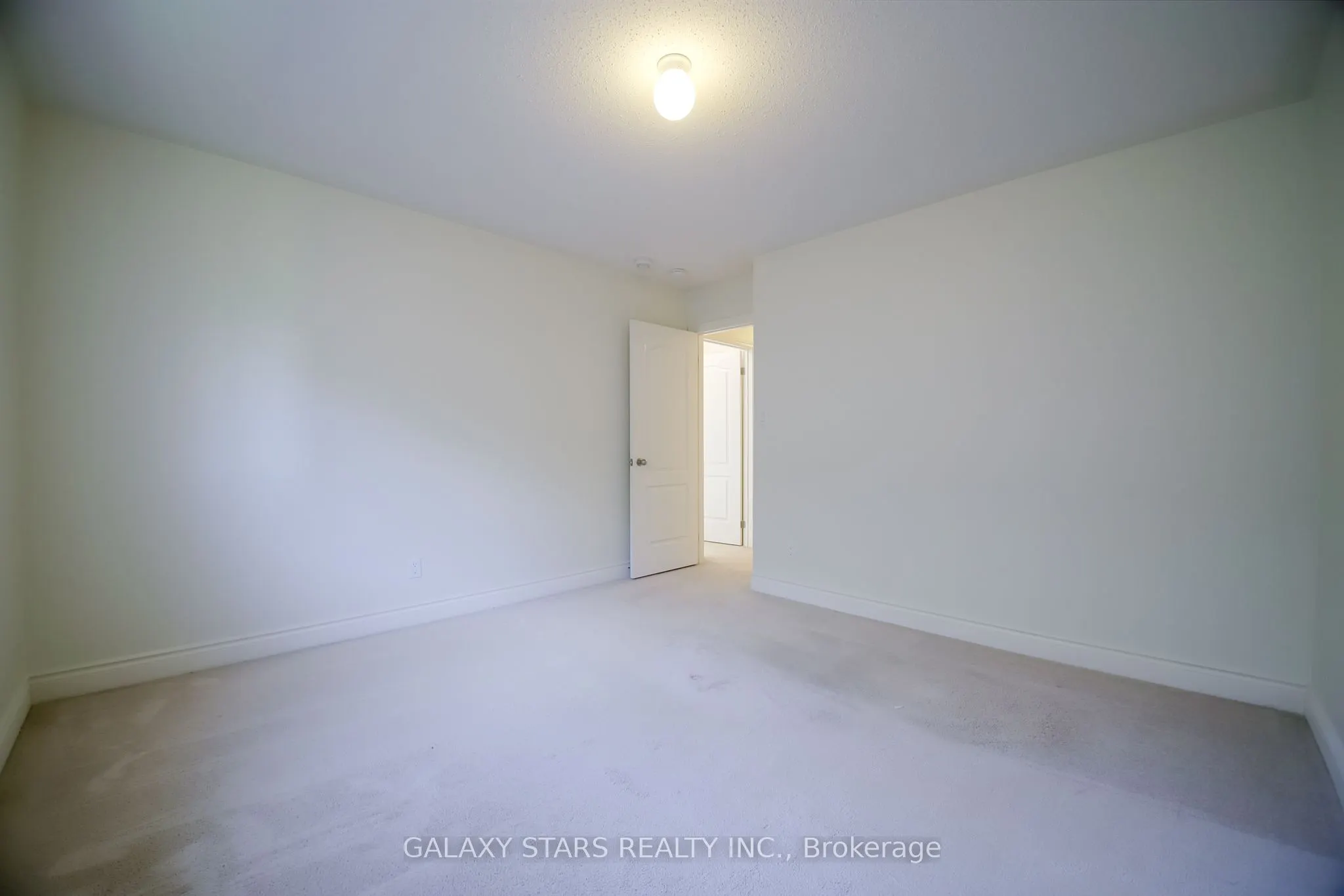 22 Don Hadden Crescent