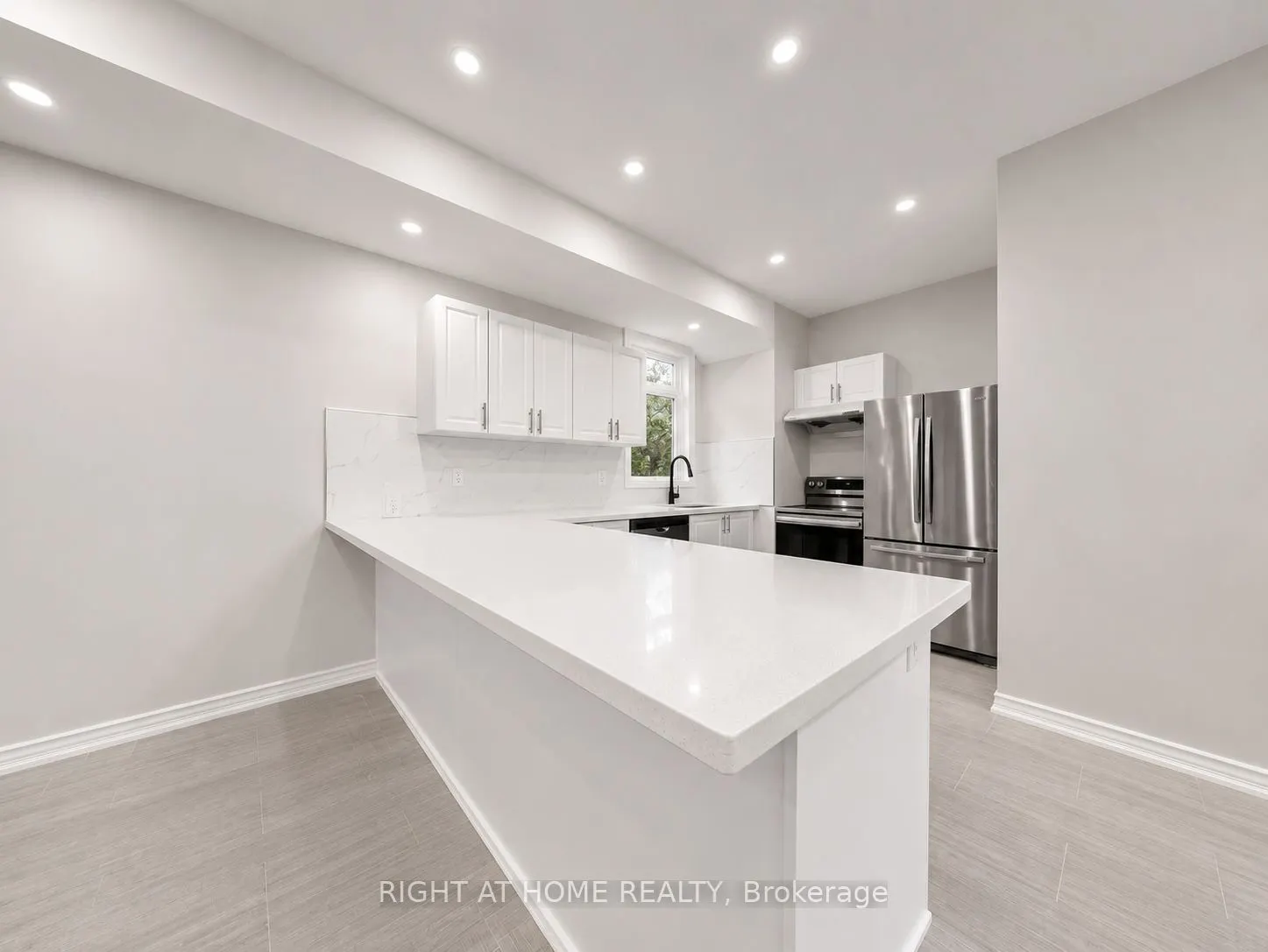 637 Simcoe Street