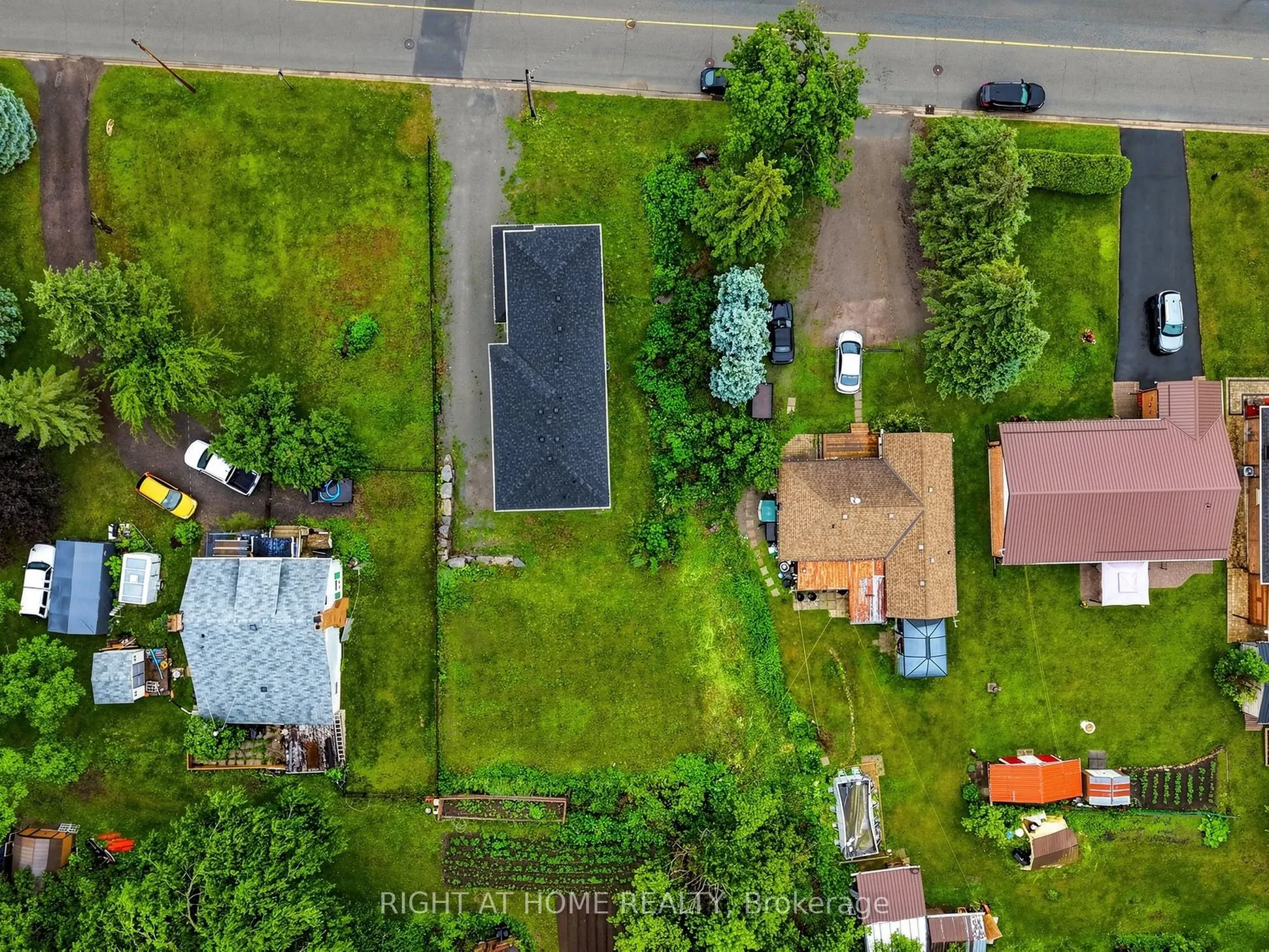 637 Simcoe Street