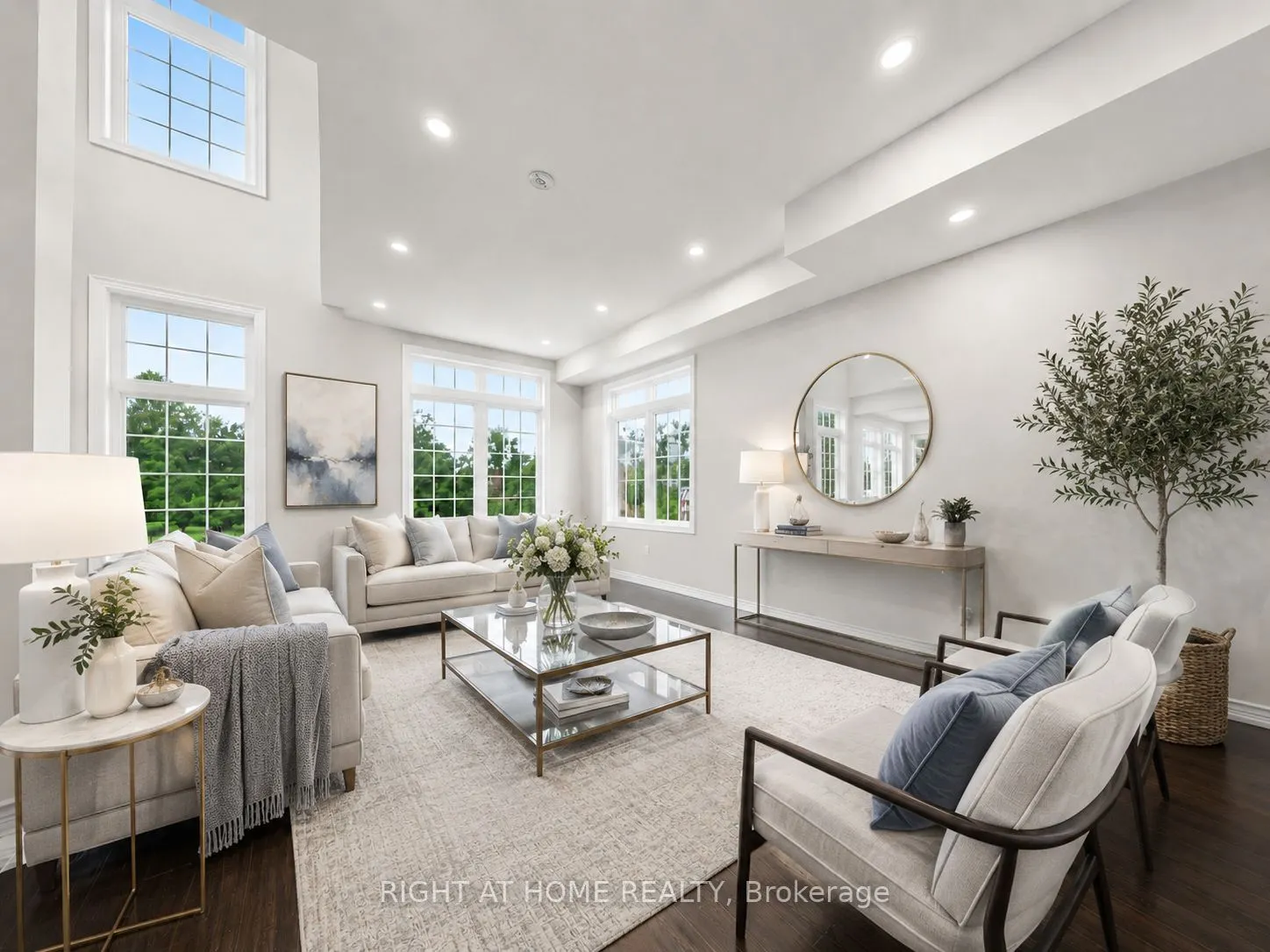 637 Simcoe Street