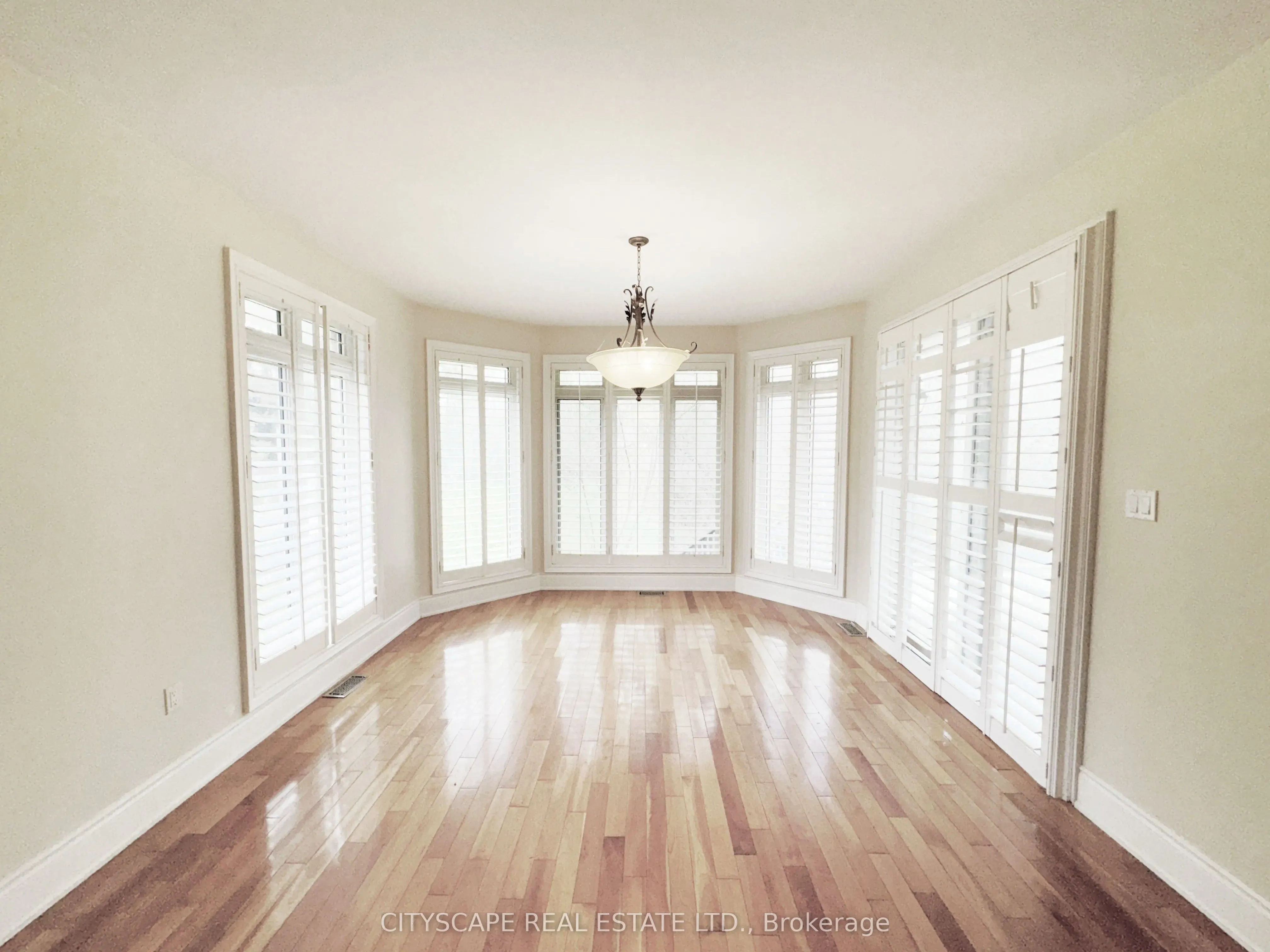 369 Coventry Hill Trail