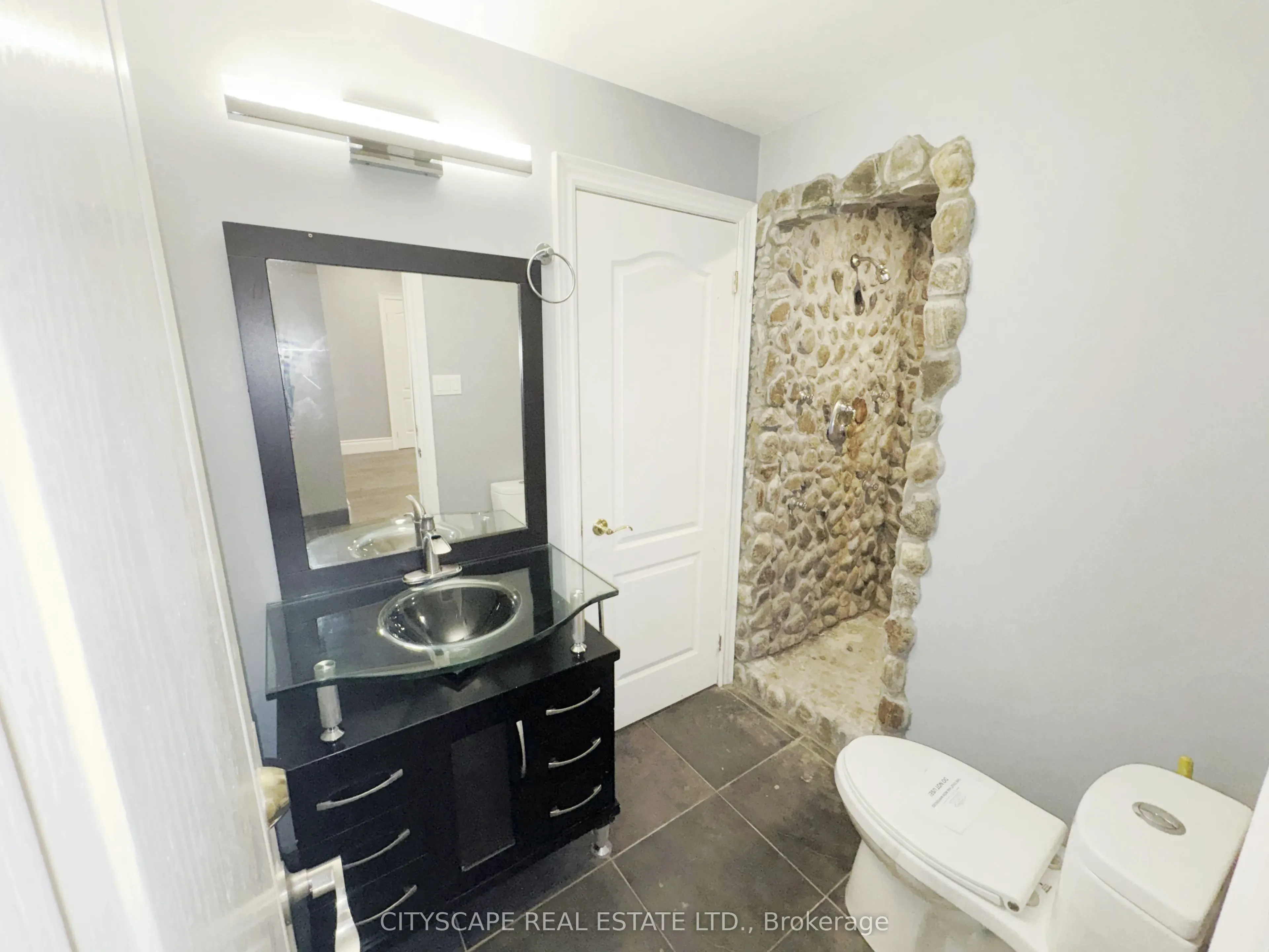 369 Coventry Hill Trail