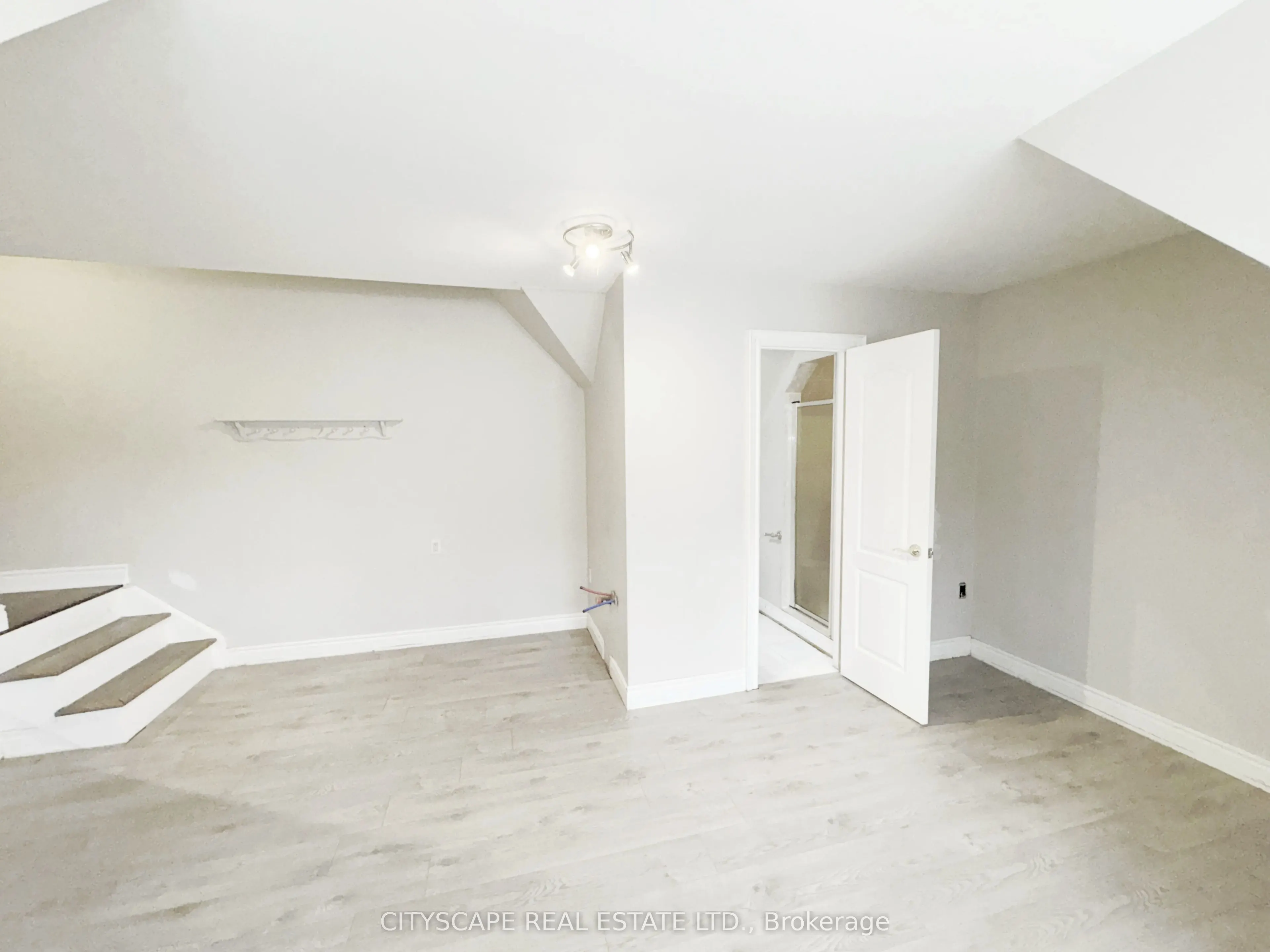 369 Coventry Hill Trail
