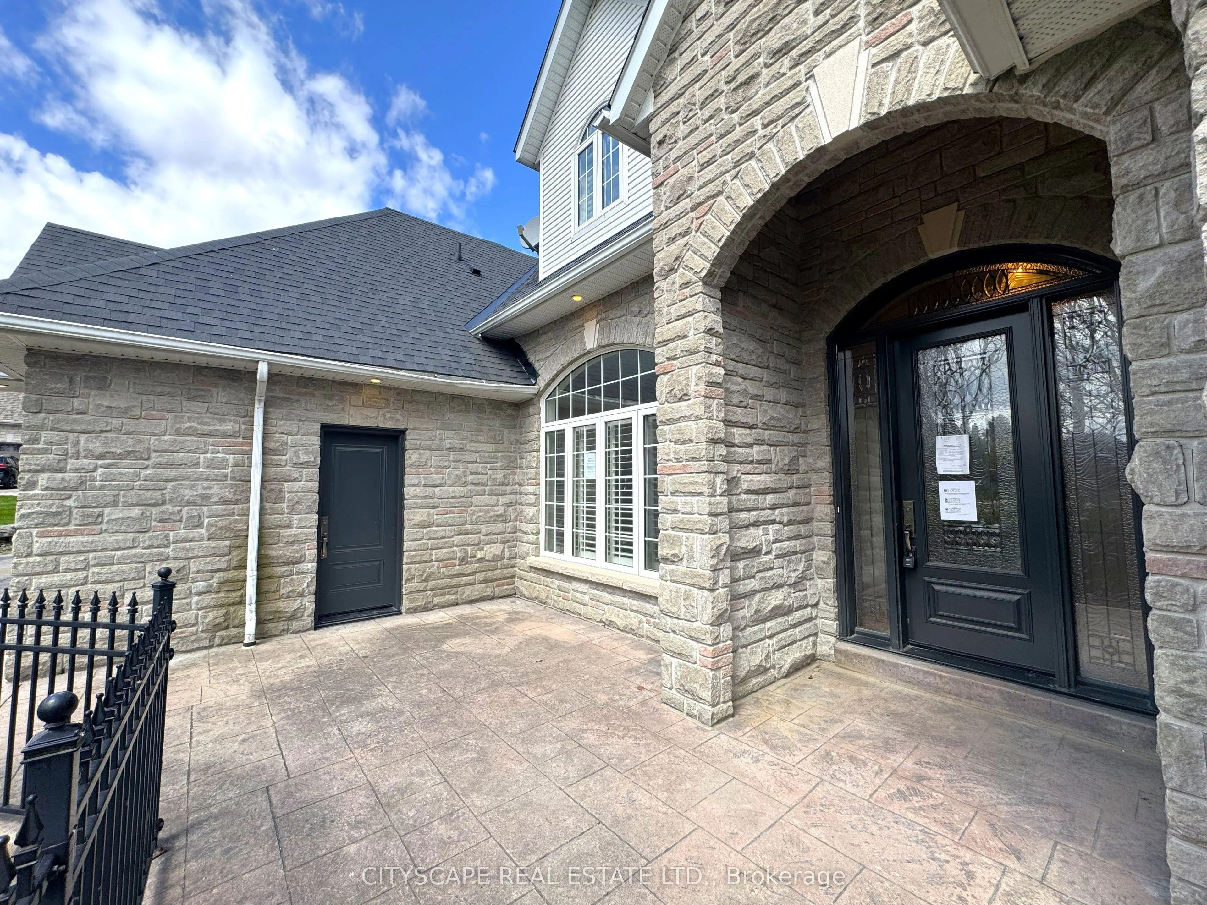 369 Coventry Hill Trail