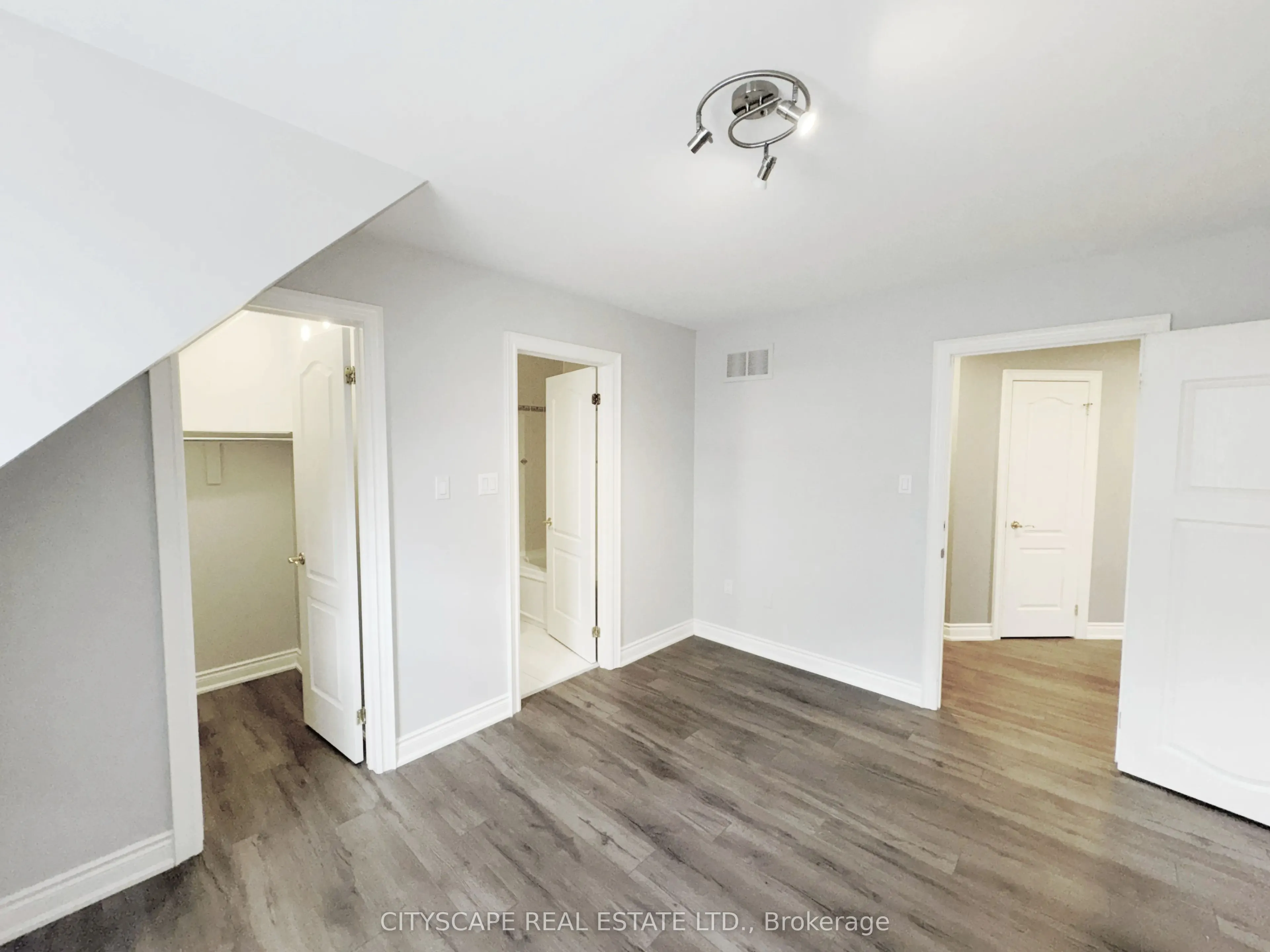 369 Coventry Hill Trail