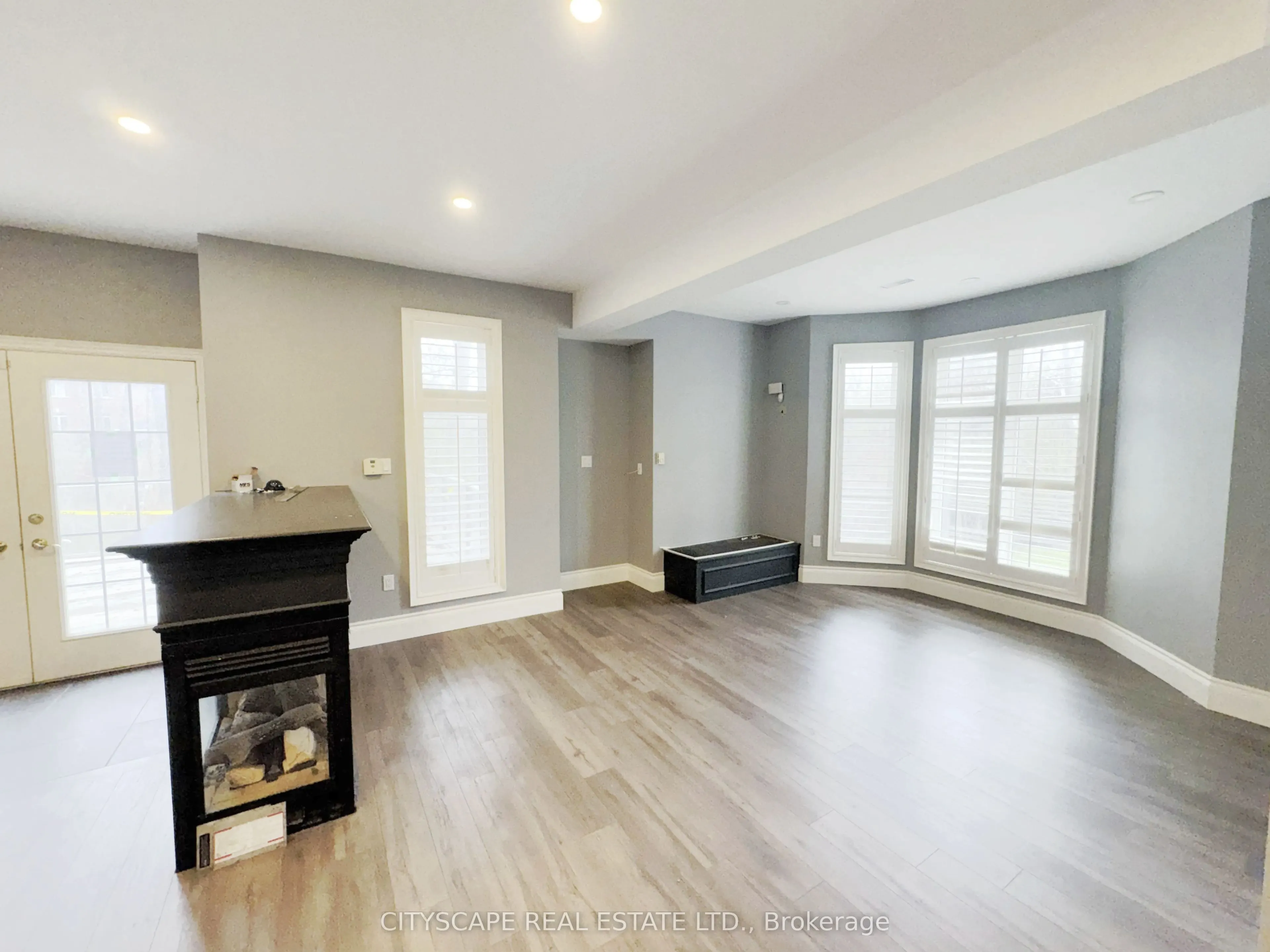 369 Coventry Hill Trail