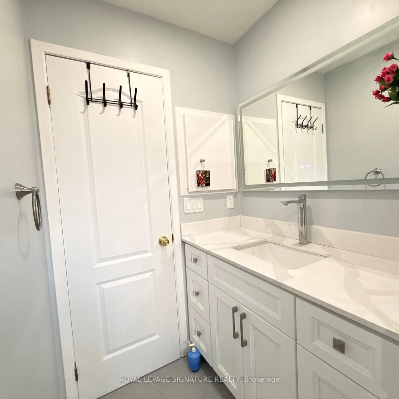 117 Romfield Circuit