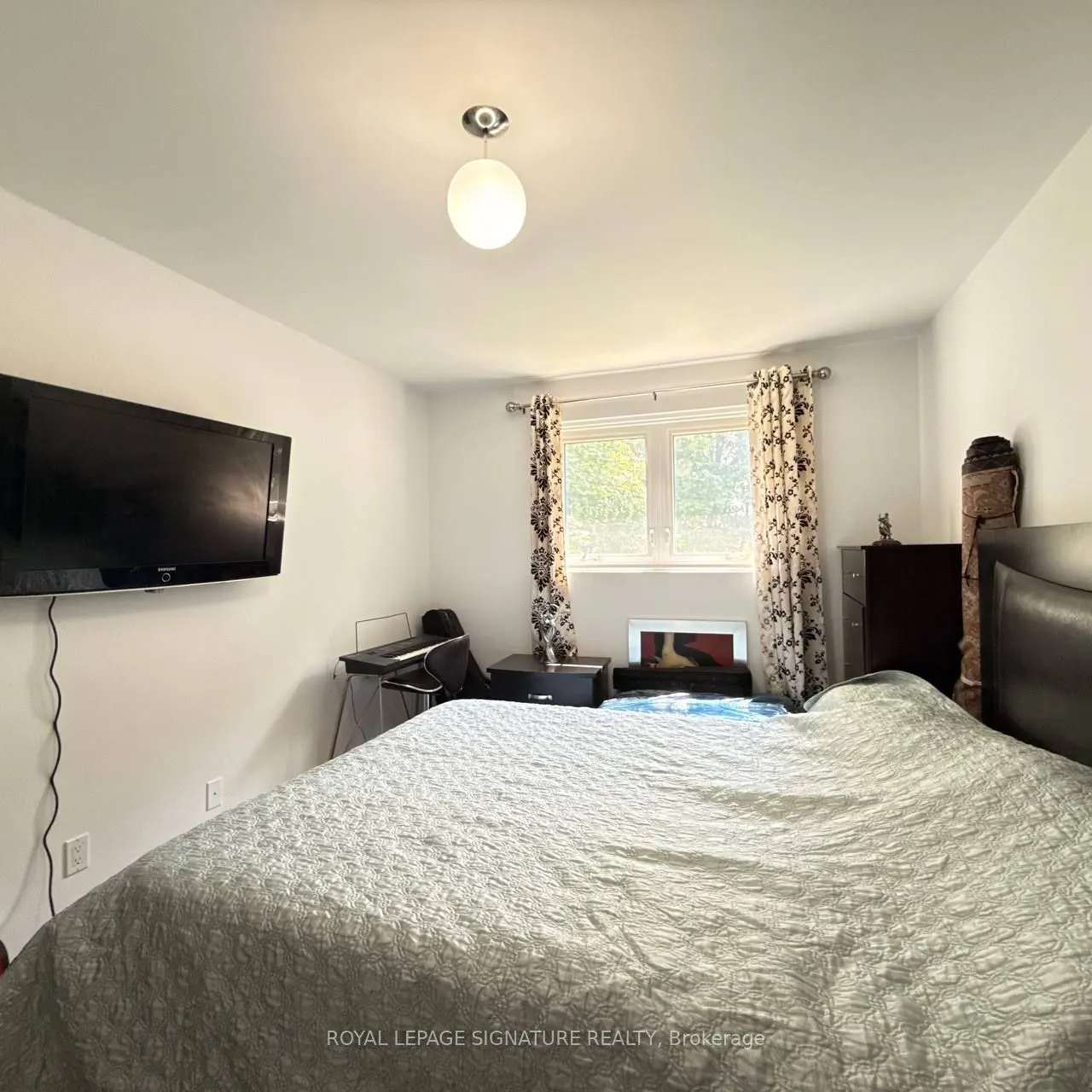 117 Romfield Circuit