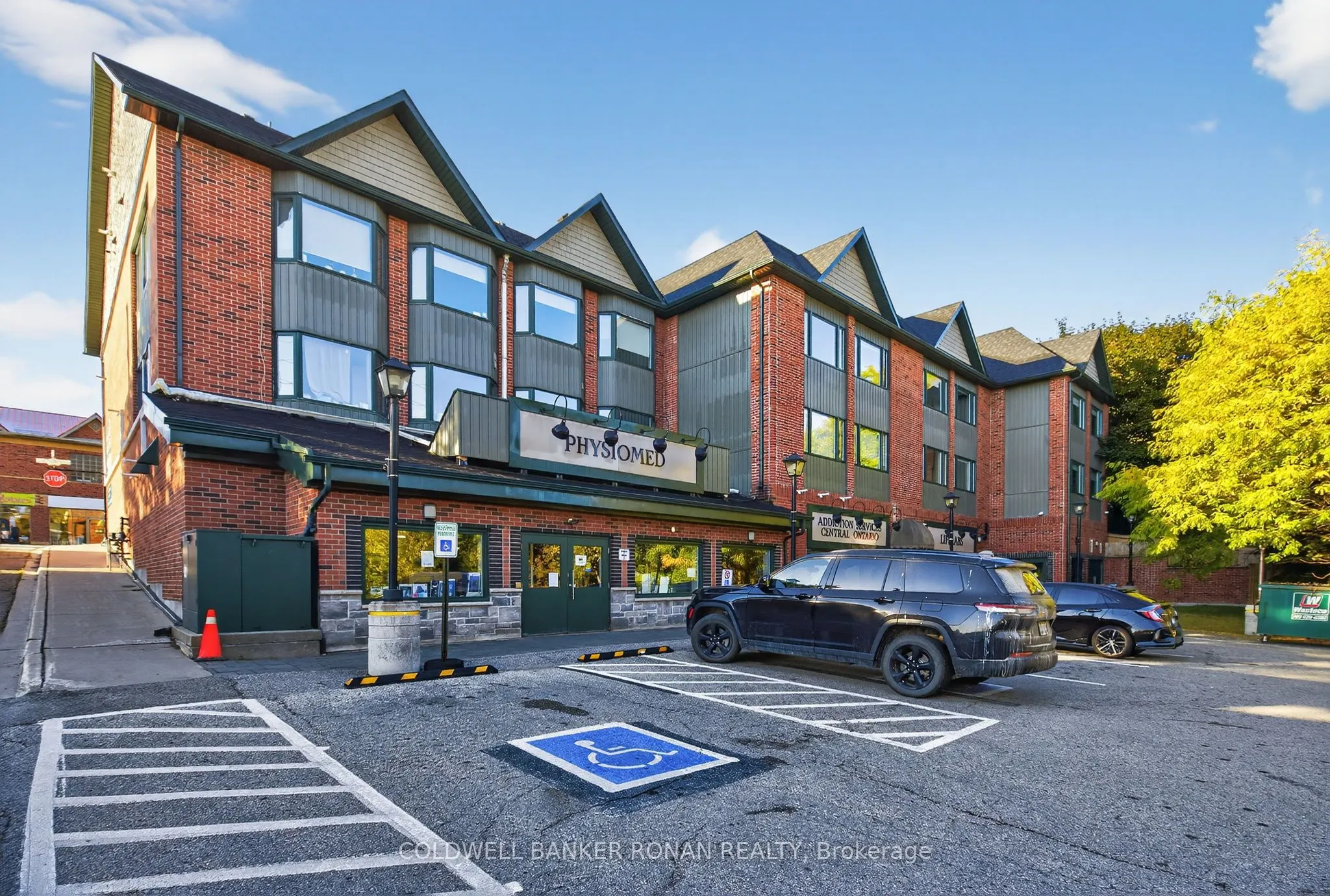 106 Victoria Street W