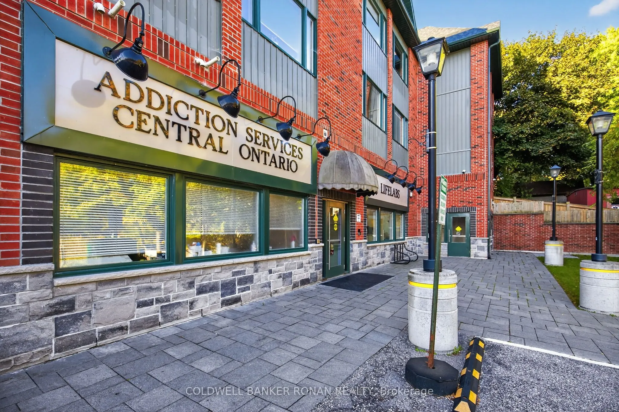 106 Victoria Street W